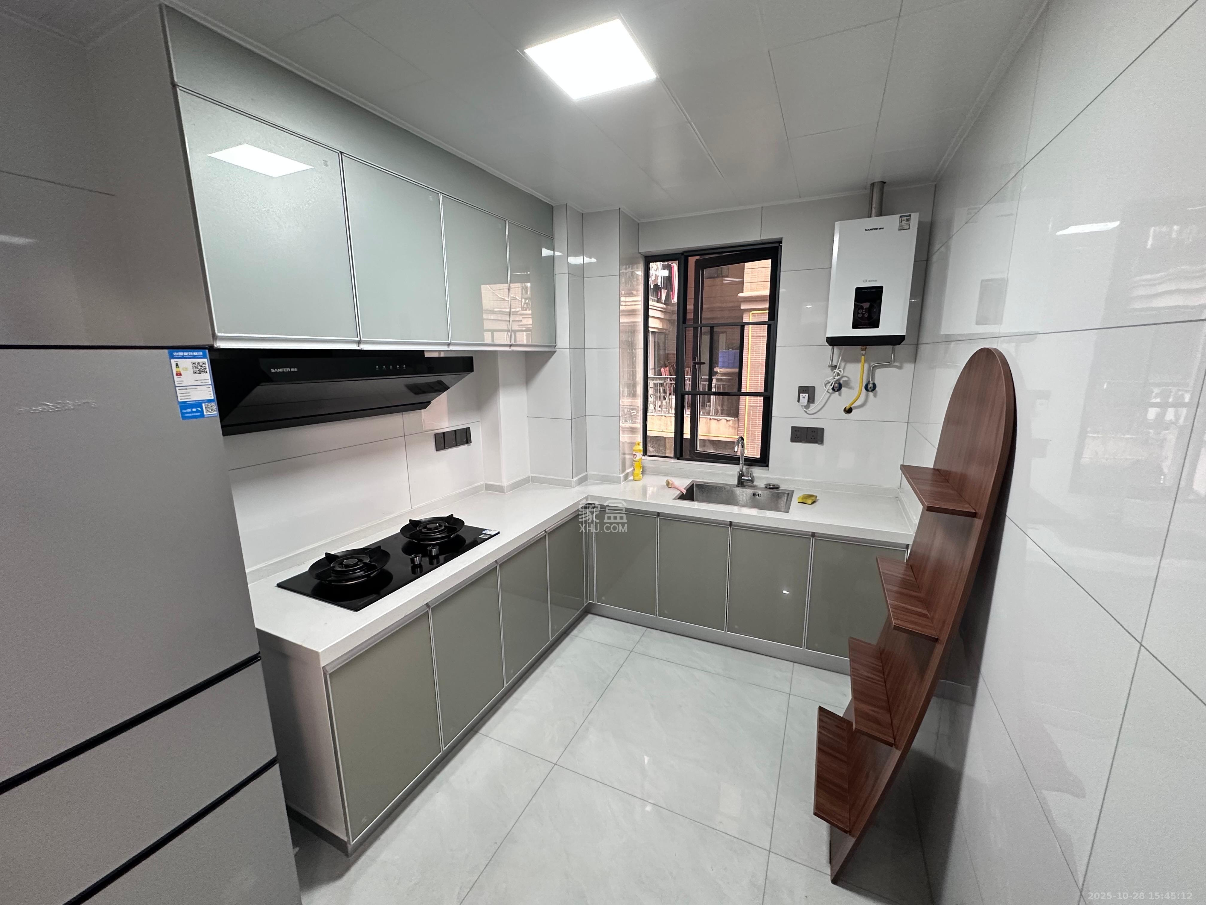 邦盛水岸御园 3室2厅2卫 2200.0元/月 邦盛水岸御园 3室2厅2卫 2200.0元/月室内图