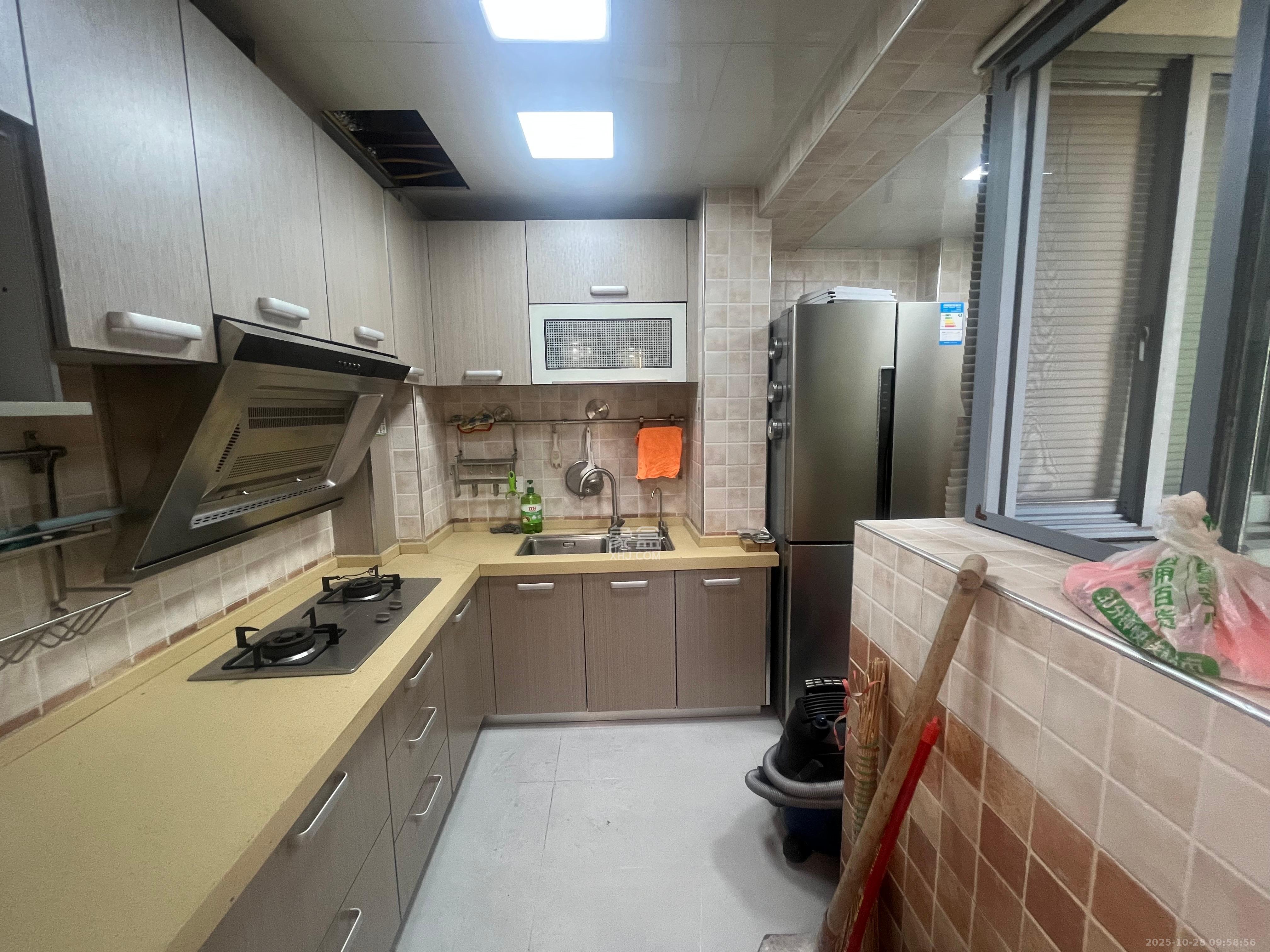 滨江君悦香邸  3室2厅1卫    3000.0元/月室内图