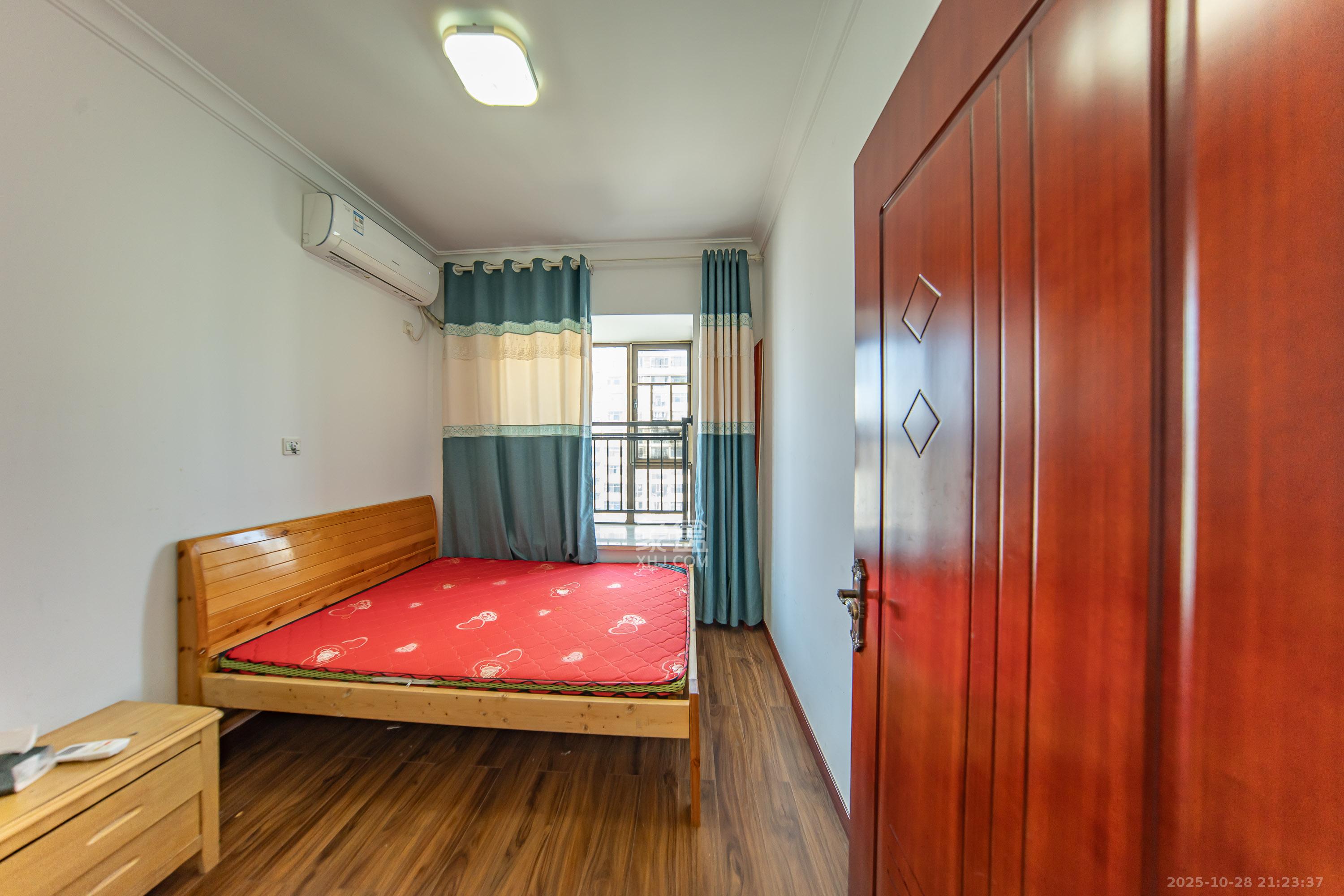 江山帝景哈佛 4室2厅2卫 135.0万 江山帝景哈佛 4室2厅2卫 135.0万卧室