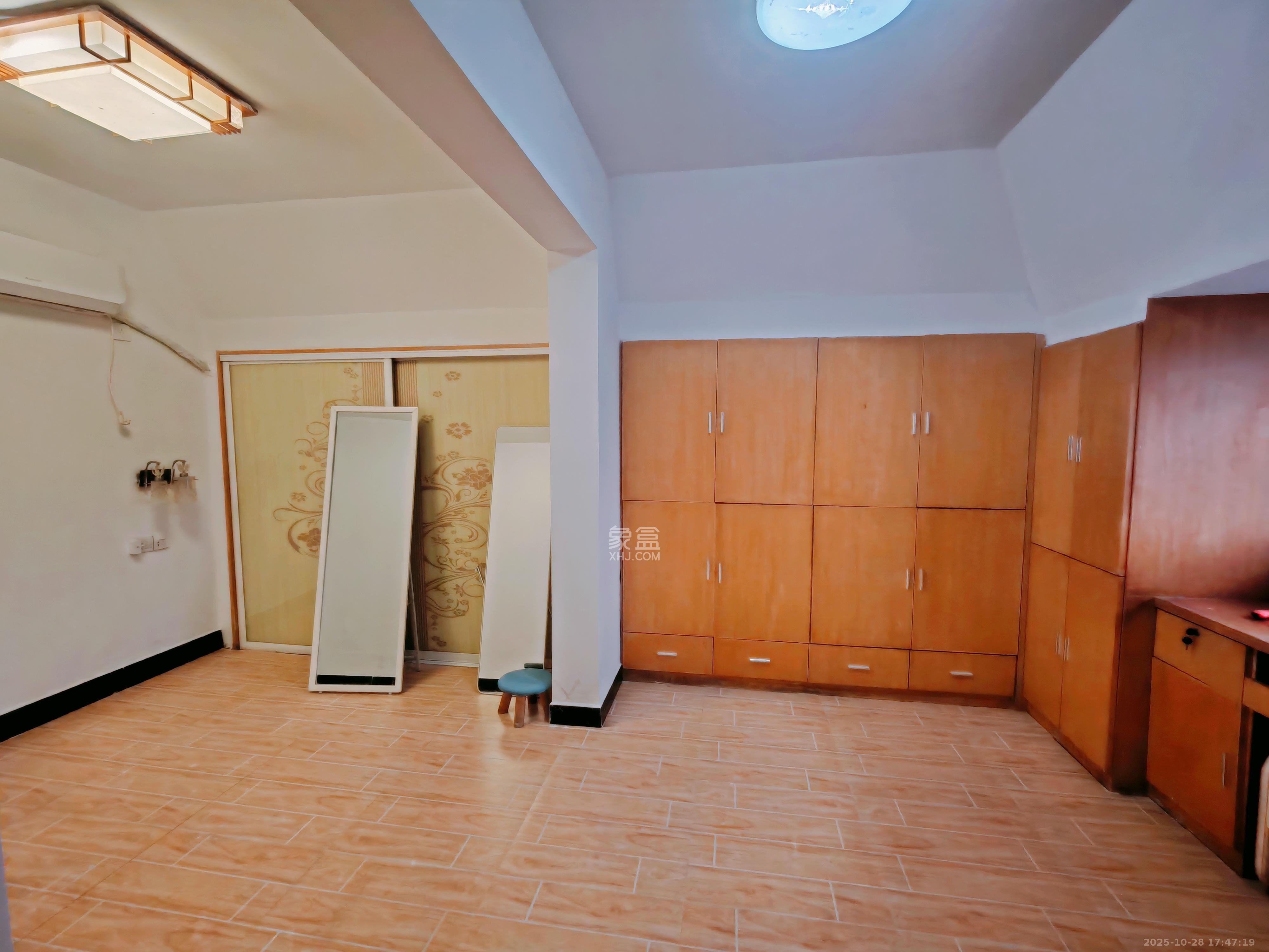 枫林美景 3室2厅1卫 2200.0元/月 枫林美景 3室2厅1卫 2200.0元/月室内图