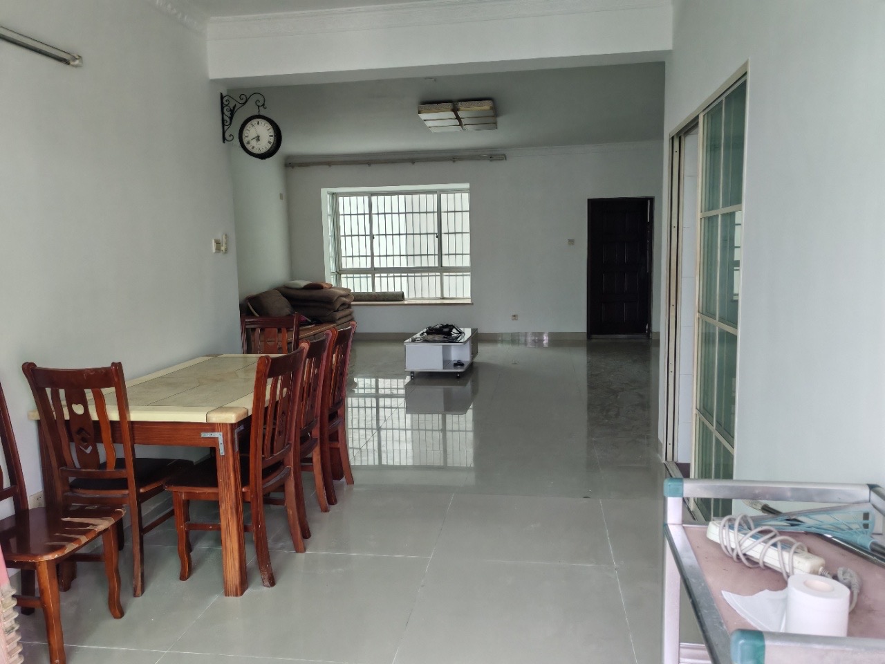 吉宝佳园 3室2厅2卫 175.0万 吉宝佳园 3室2厅2卫 175.0万客厅