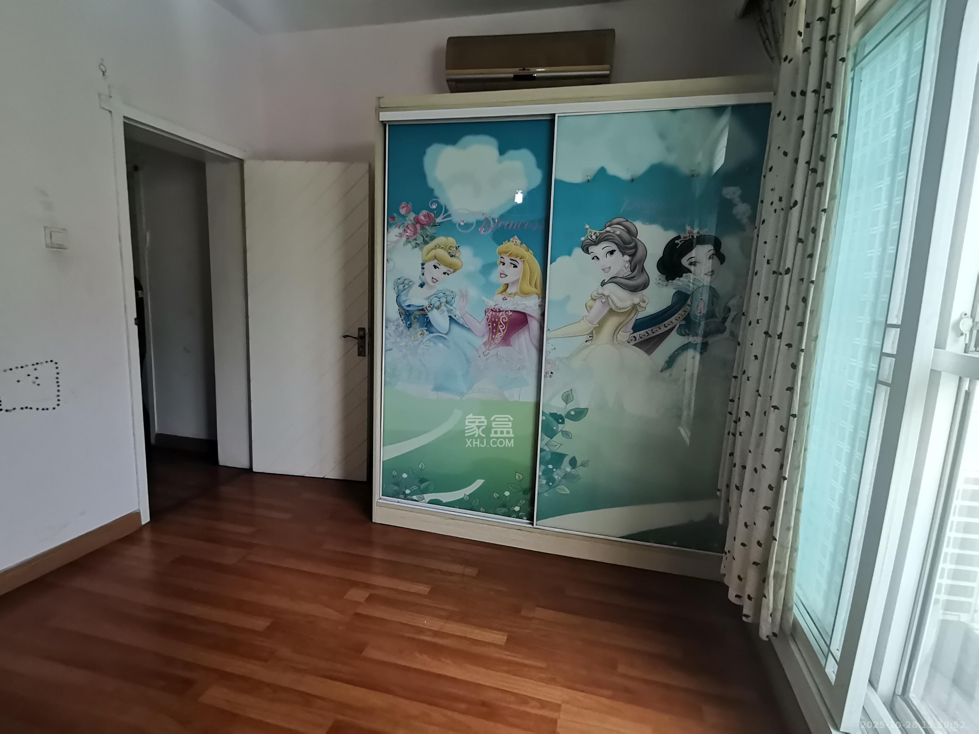 丹桂雅苑  4室2厅2卫    2500.0元/月 丹桂雅苑  4室2厅2卫    2500.0元/月室内图