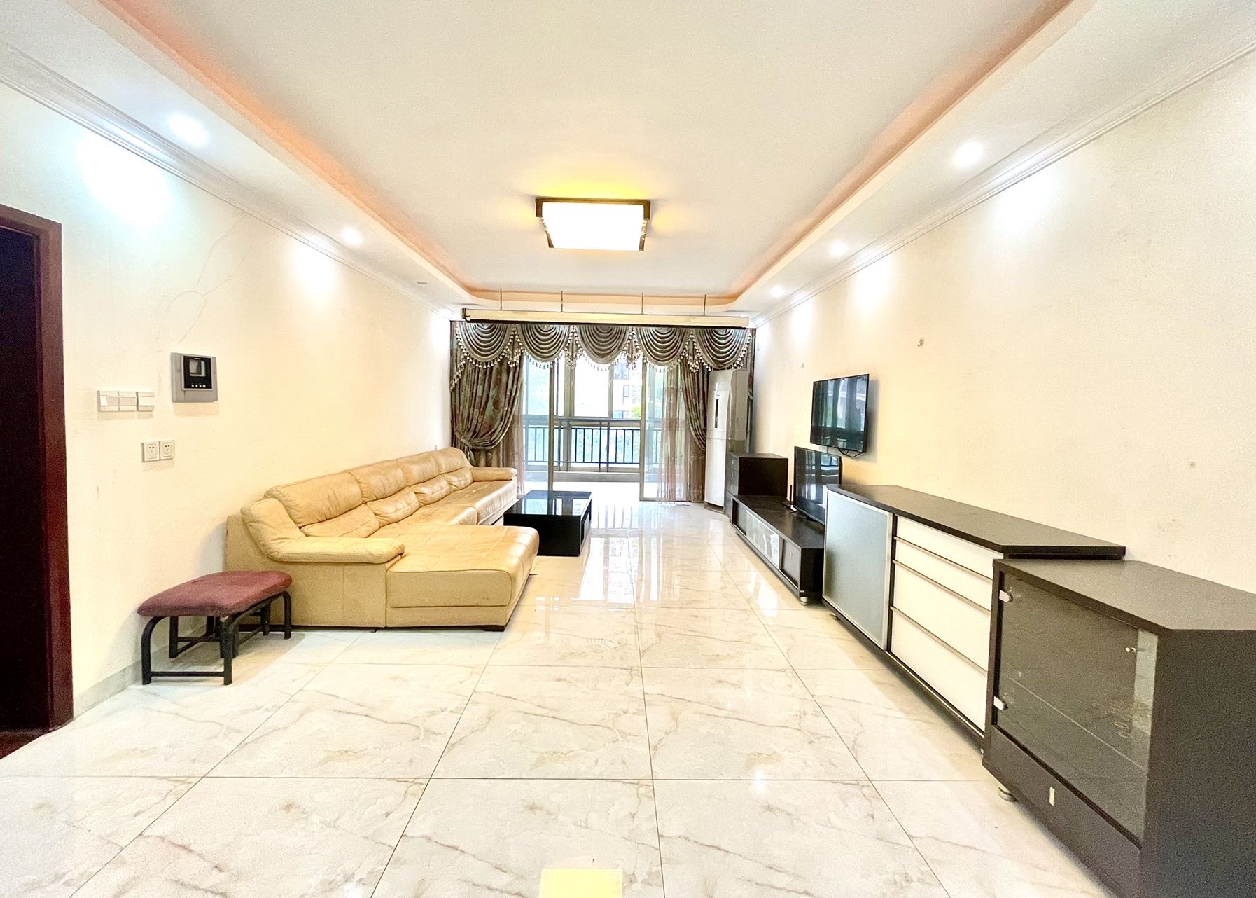 世代雅居  3室2厅2卫    4000.0元/月室内图