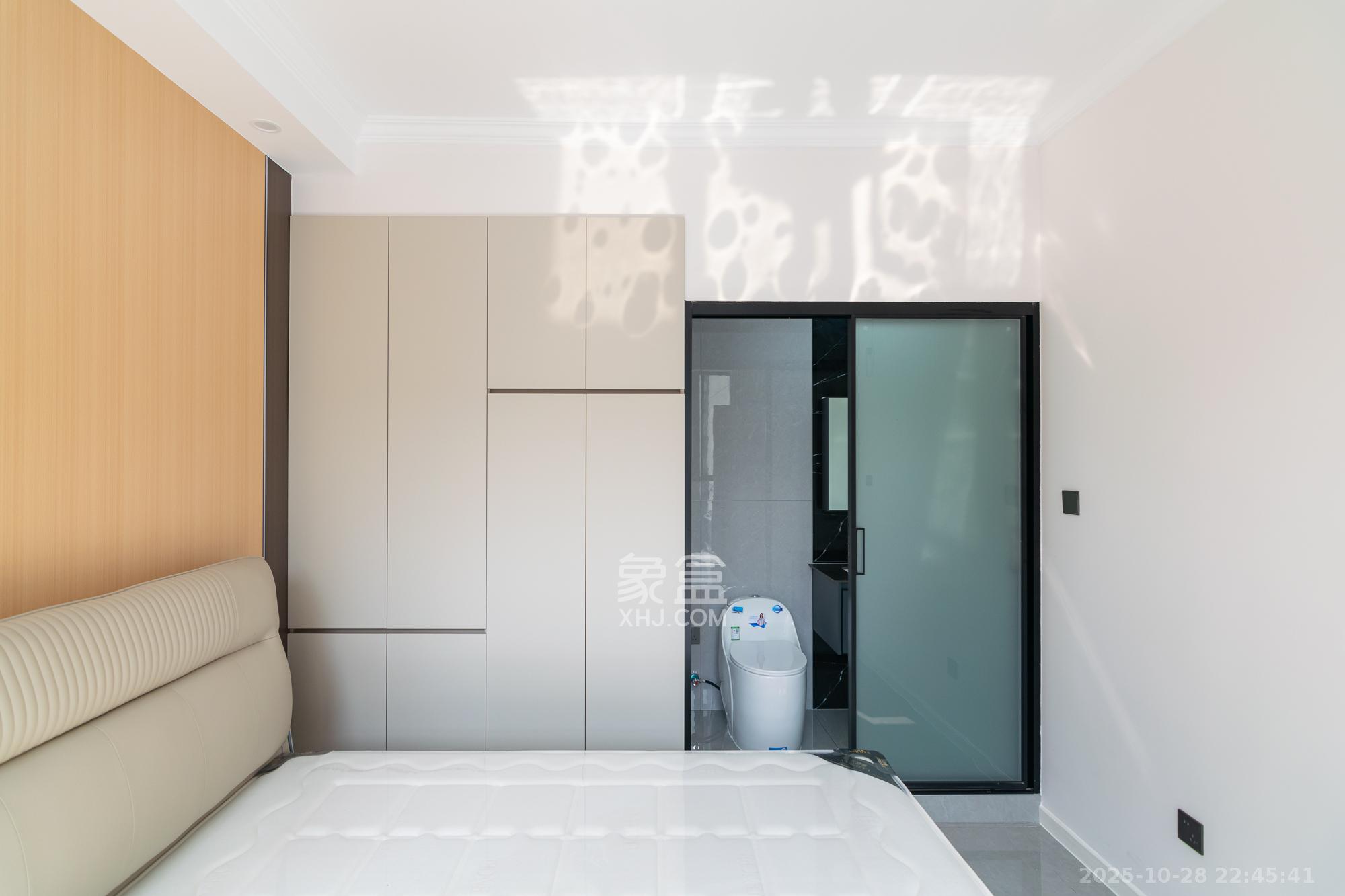 新华联梦想城  3室2厅1卫    73.0万卧室