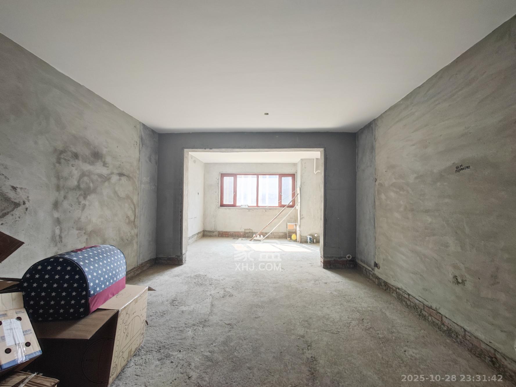 湘核新家园  4室2厅2卫    128.0万 湘核新家园  4室2厅2卫    128.0万客厅