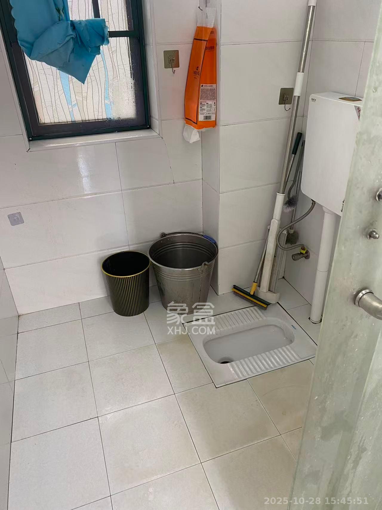 枫华府第  3室2厅1卫    1900.0元/月室内图