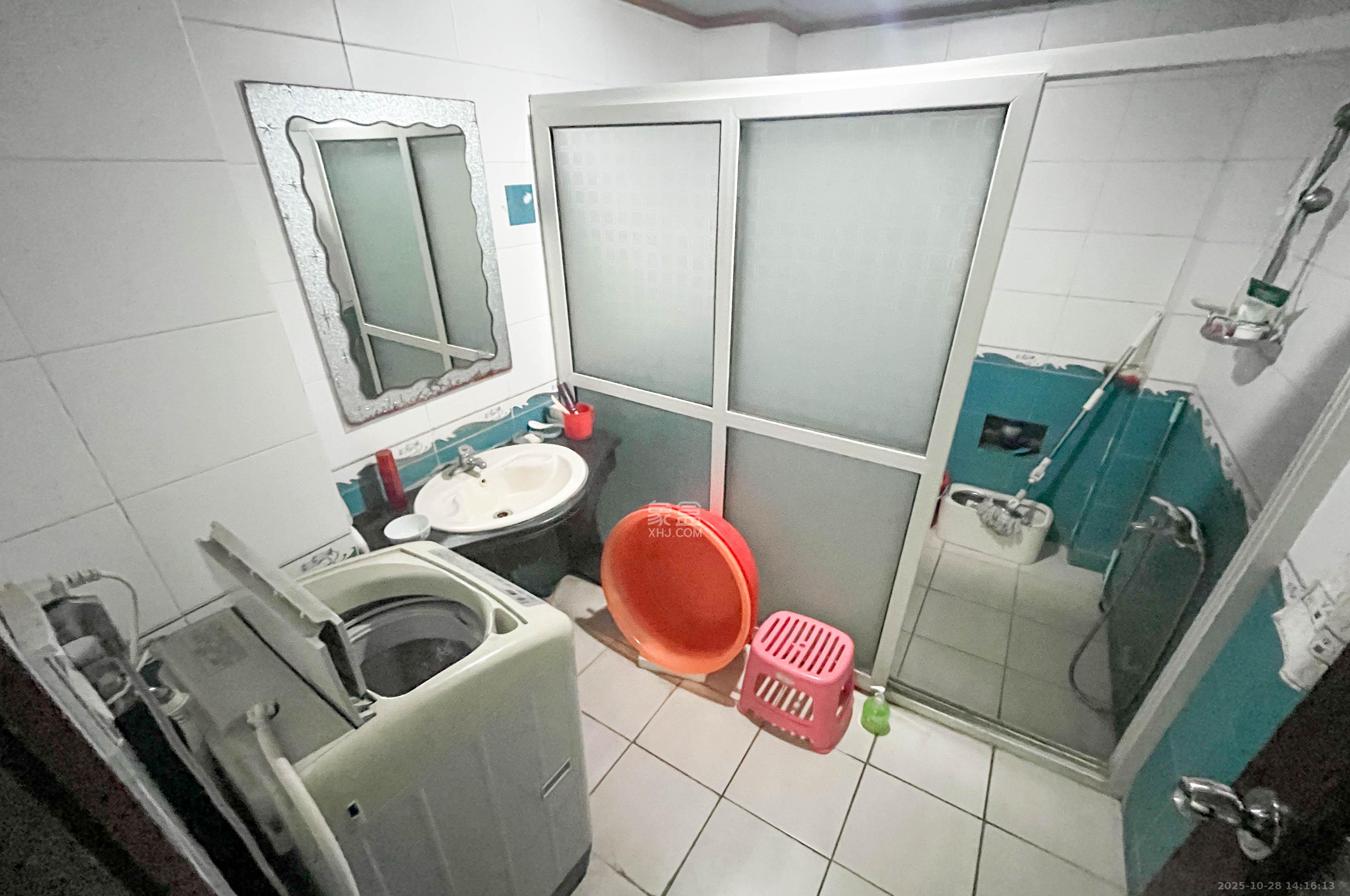 西韵公寓(西苑公寓) 3室2厅2卫 120.0万 西韵公寓(西苑公寓) 3室2厅2卫 120.0万卫生间