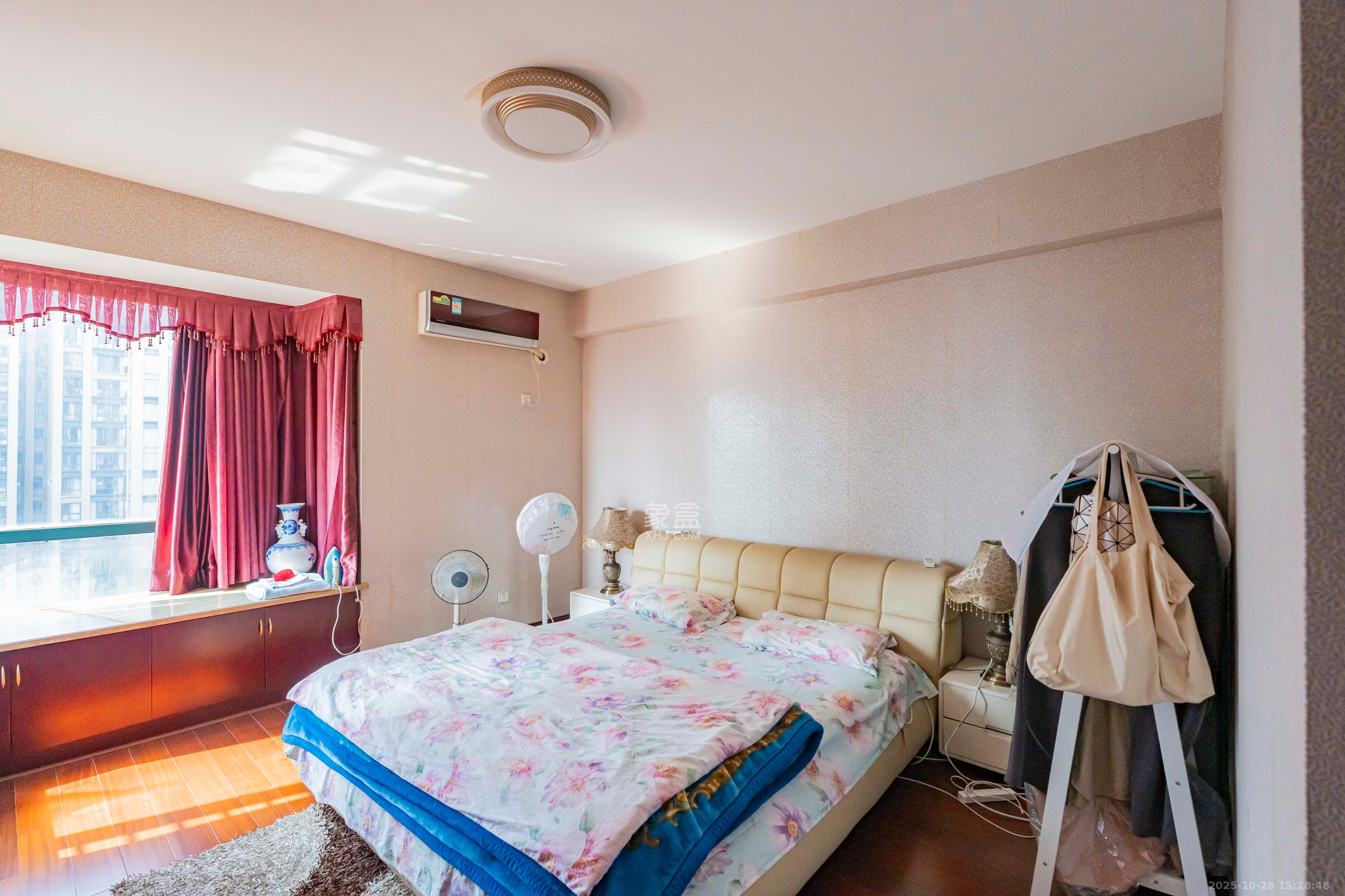 华盛新外滩  4室2厅2卫    170.0万 华盛新外滩  4室2厅2卫    170.0万卧室