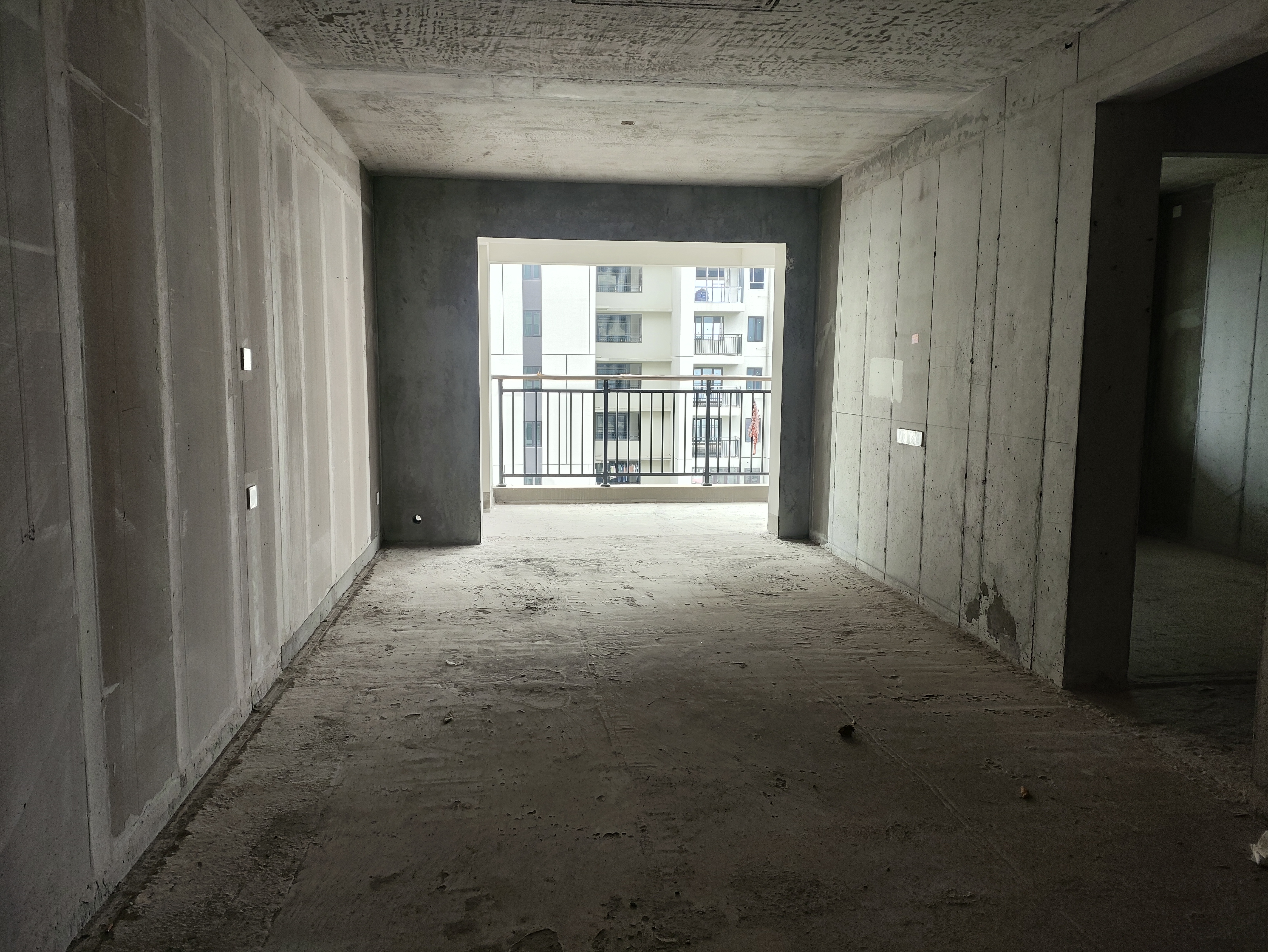 碧桂园正央时代  3室2厅2卫    54.8万