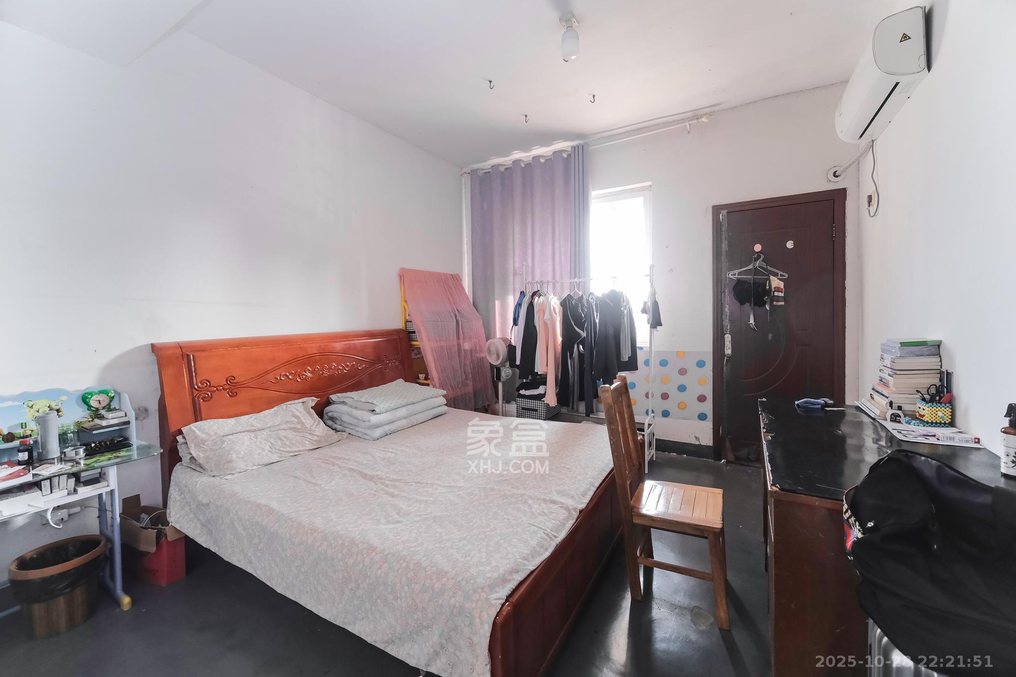 金鹰机电大市场 1室0厅0卫 65.0万 金鹰机电大市场 1室0厅0卫 65.0万卧室