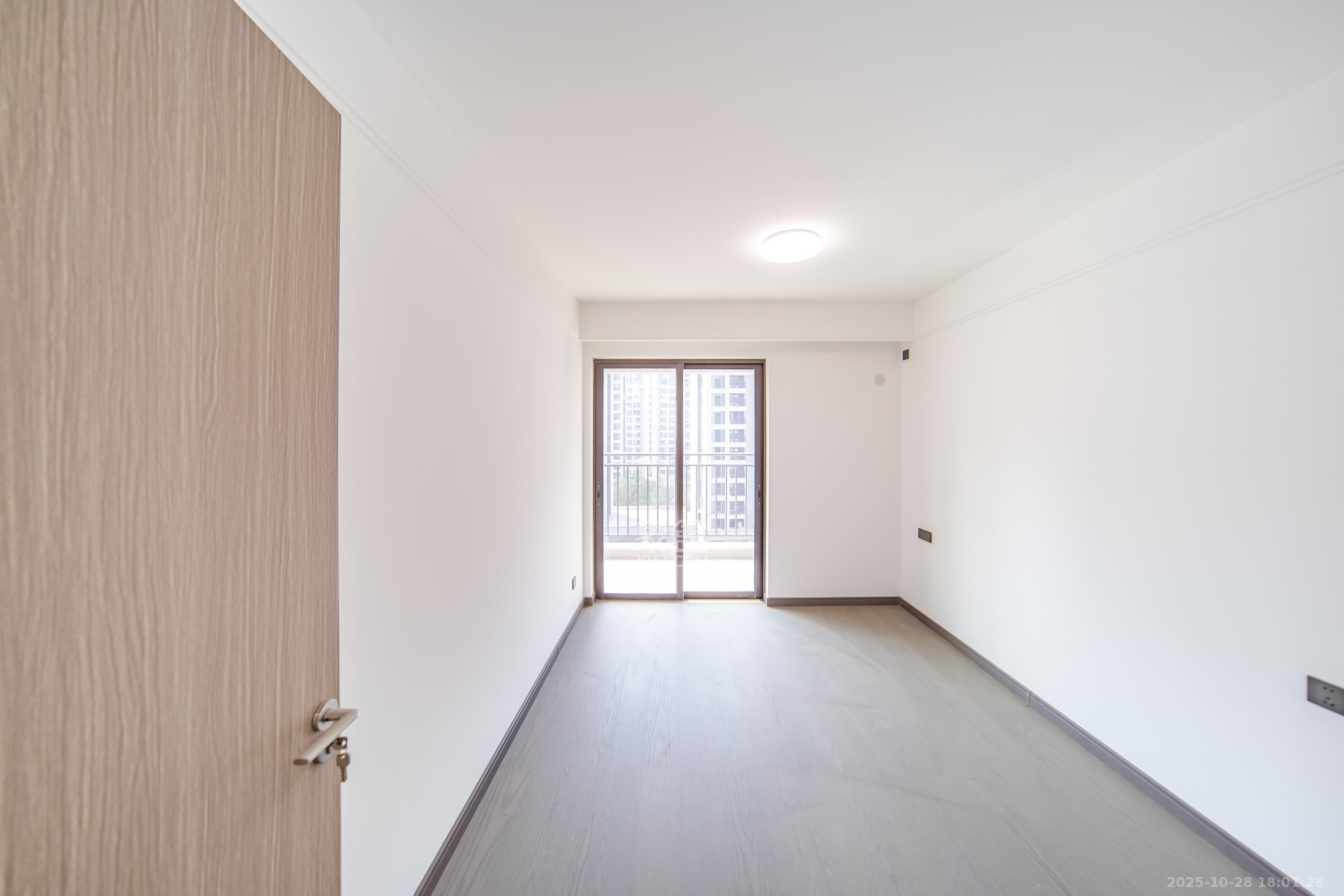 旭辉国宸府  4室2厅2卫    175.0万 旭辉国宸府  4室2厅2卫    175.0万卧室