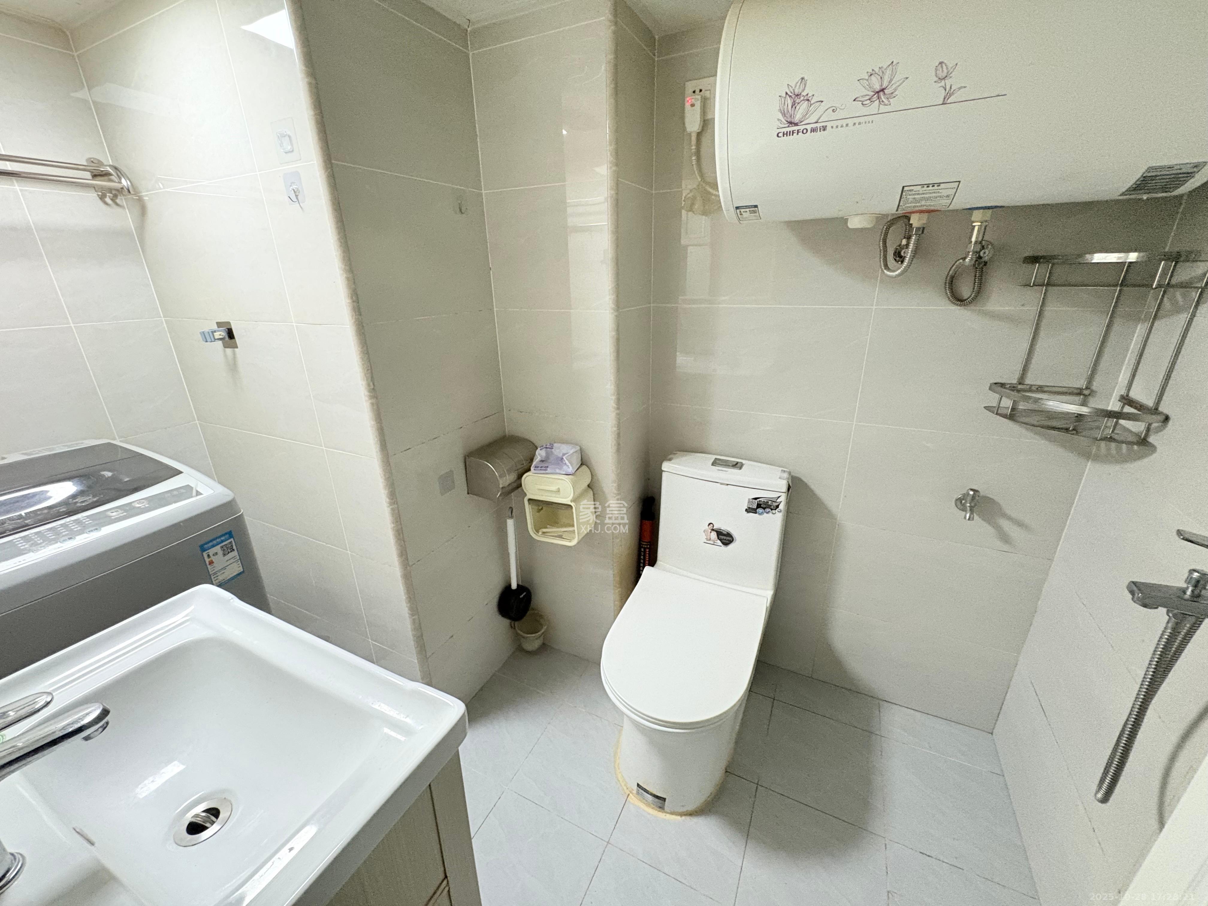 芙蓉万国城MOMA(卓越汇富苑) 1室1厅1卫 1400.0元/月 芙蓉万国城MOMA(卓越汇富苑) 1室1厅1卫 1400.0元/月室内图