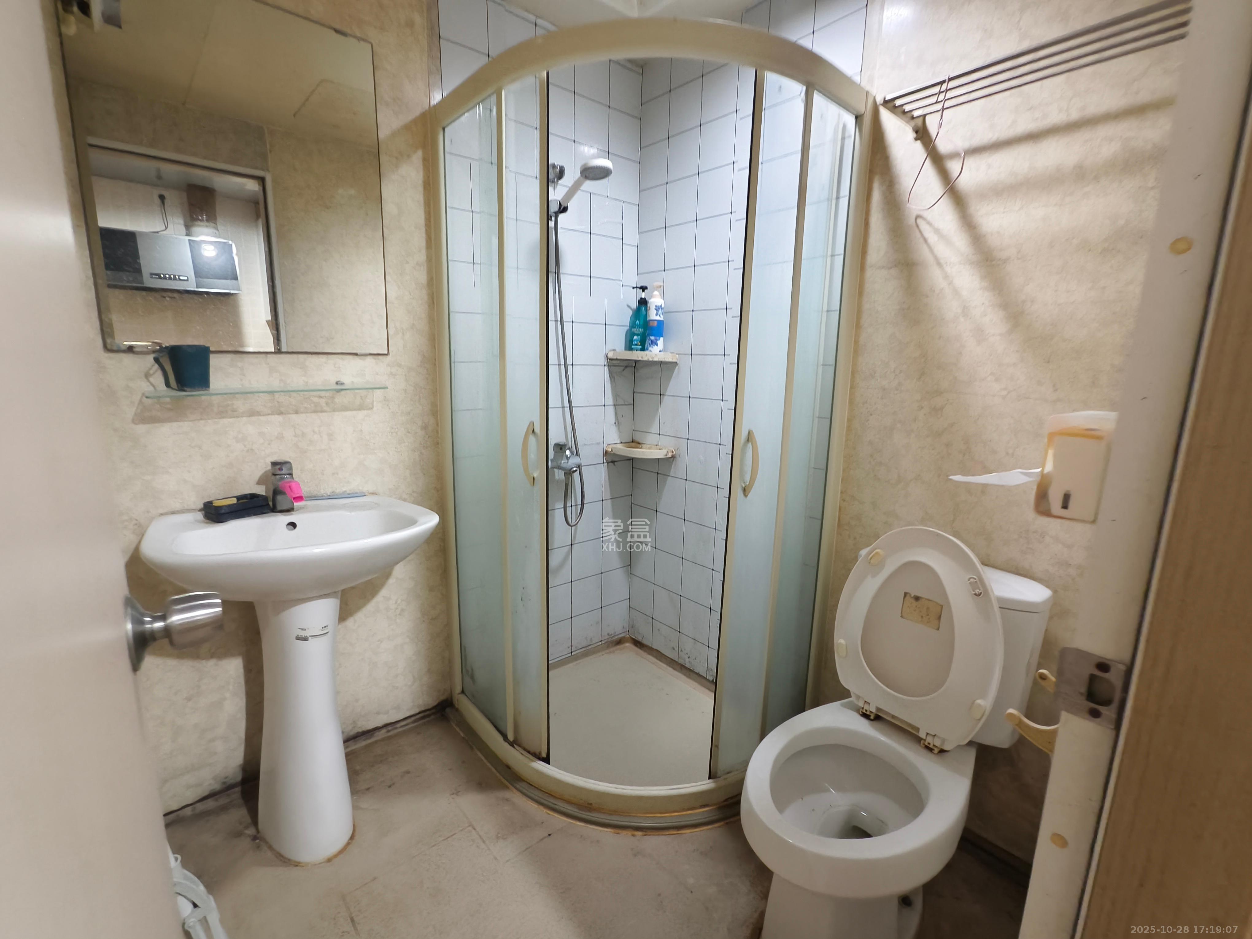 花漾年华(桂花园) 1室1厅1卫 1200.0元/月 花漾年华(桂花园) 1室1厅1卫 1200.0元/月室内图