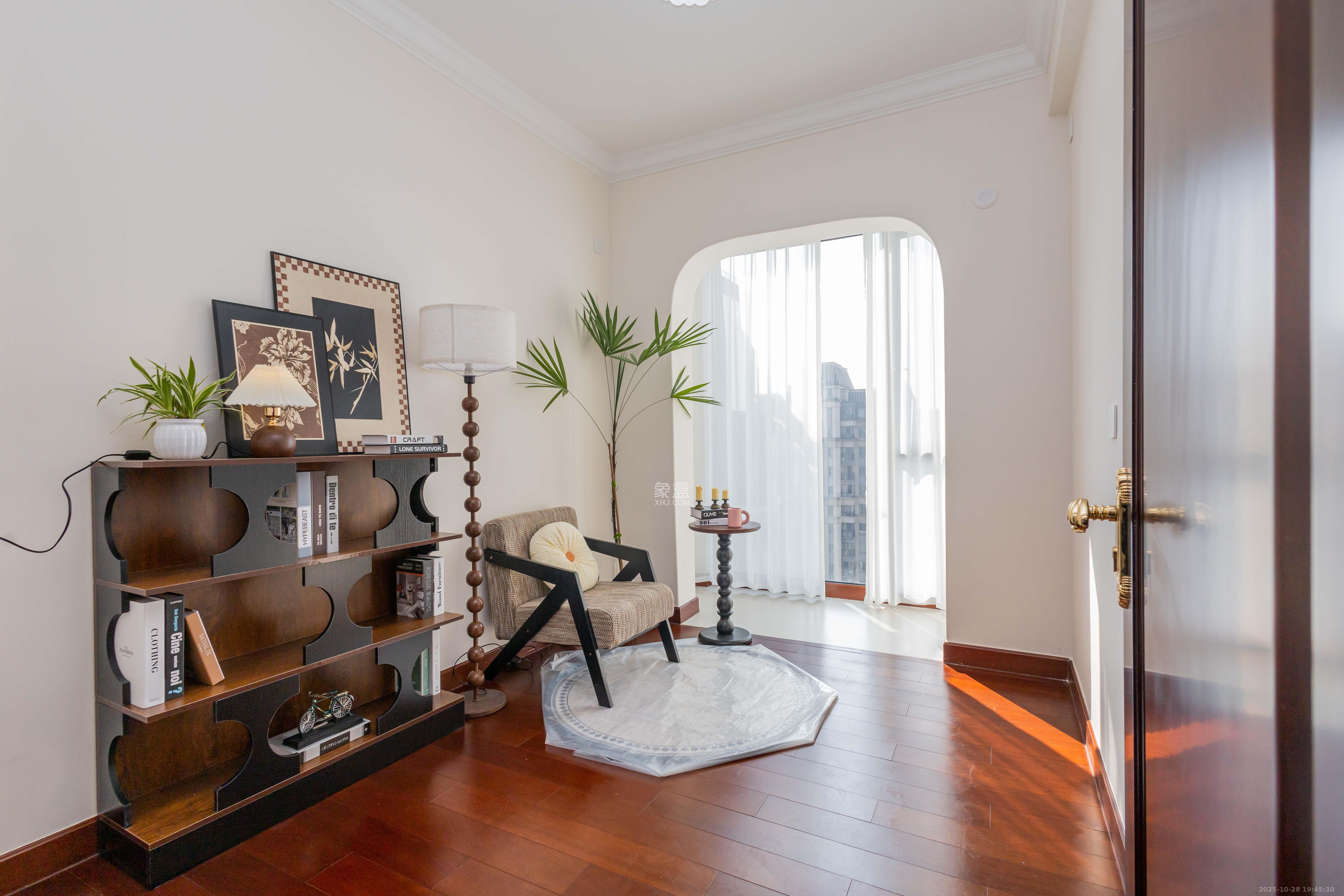 恒大江湾  4室2厅2卫    132.8万卧室