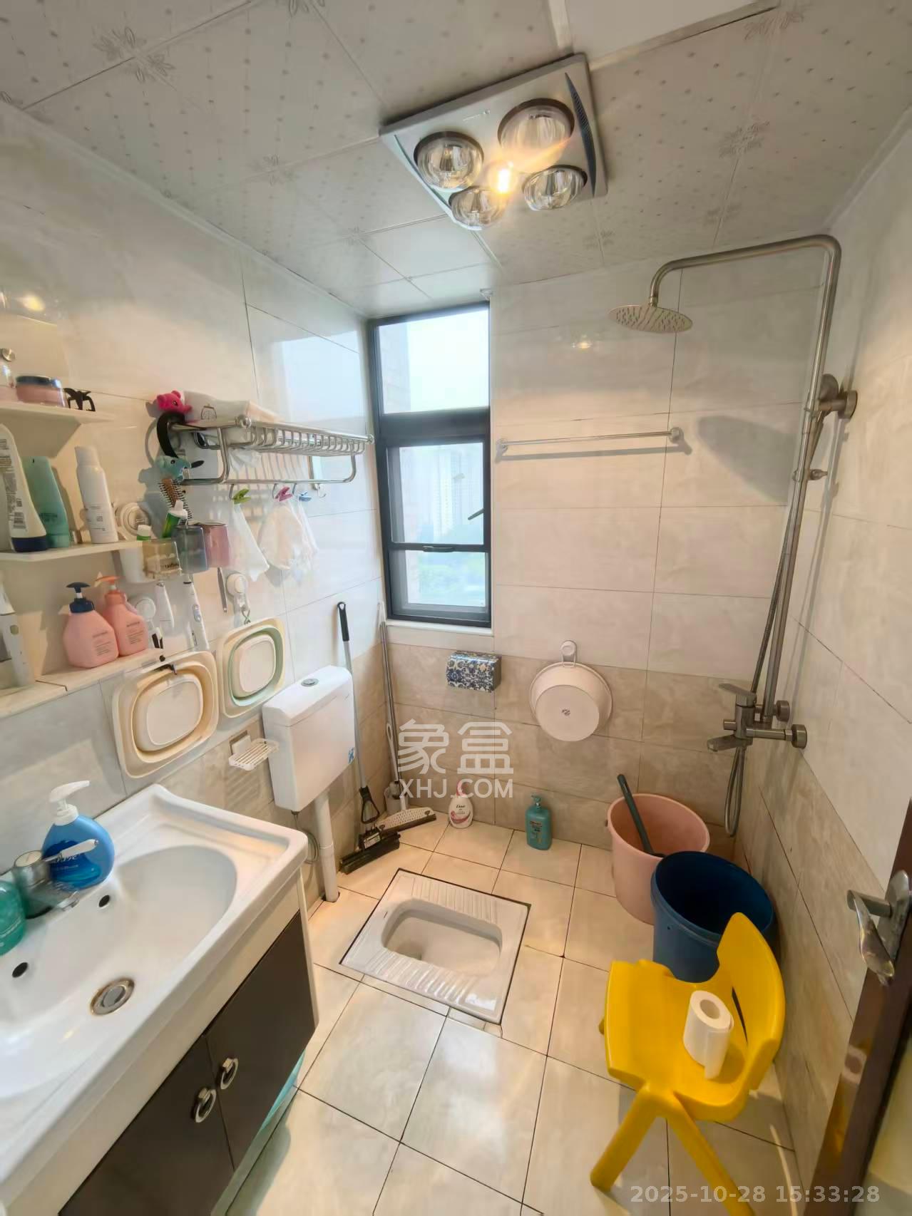 康桥长郡 3室2厅2卫 1900.0元/月 康桥长郡 3室2厅2卫 1900.0元/月室内图