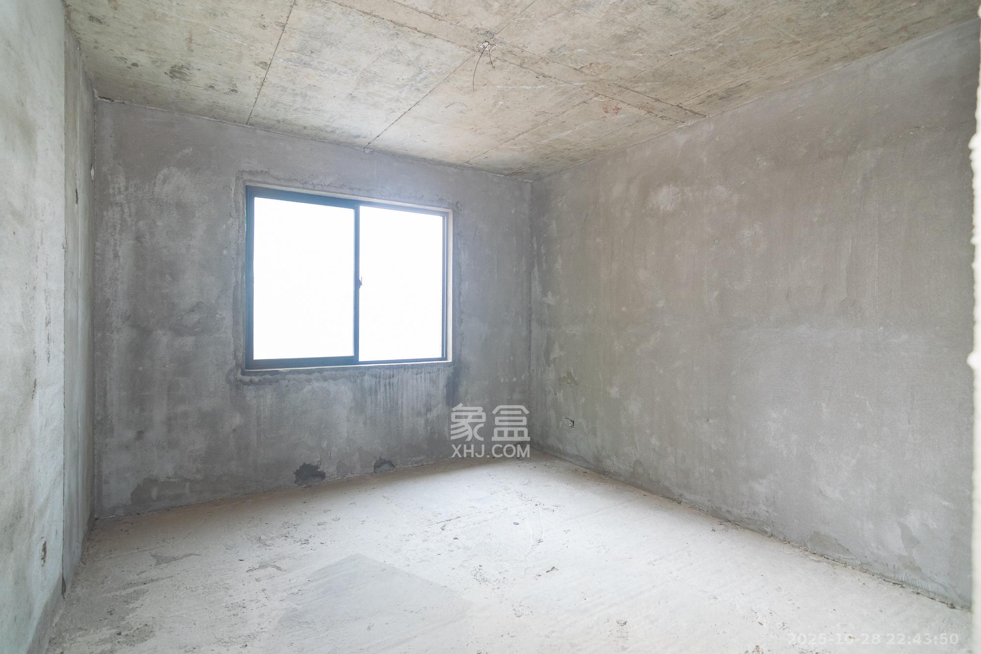 盛腾雅苑（新雅黄金苑二期）  4室2厅2卫    82.0万卧室