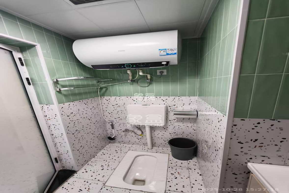 极目楚天 1室2厅1卫 1300.0元/月 极目楚天 1室2厅1卫 1300.0元/月室内图