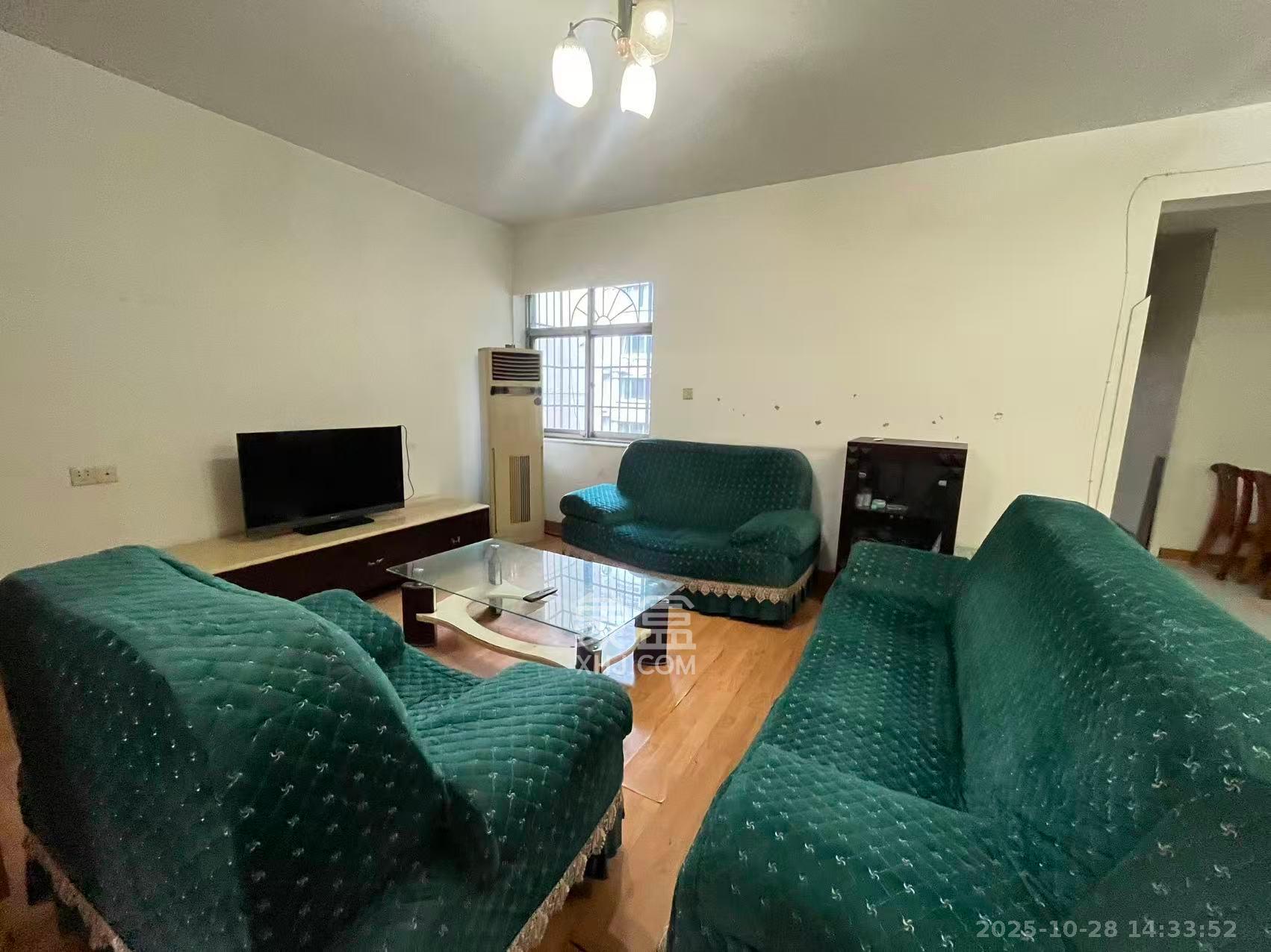 通发公寓  3室2厅1卫    2300.0元/月 通发公寓  3室2厅1卫    2300.0元/月室内图