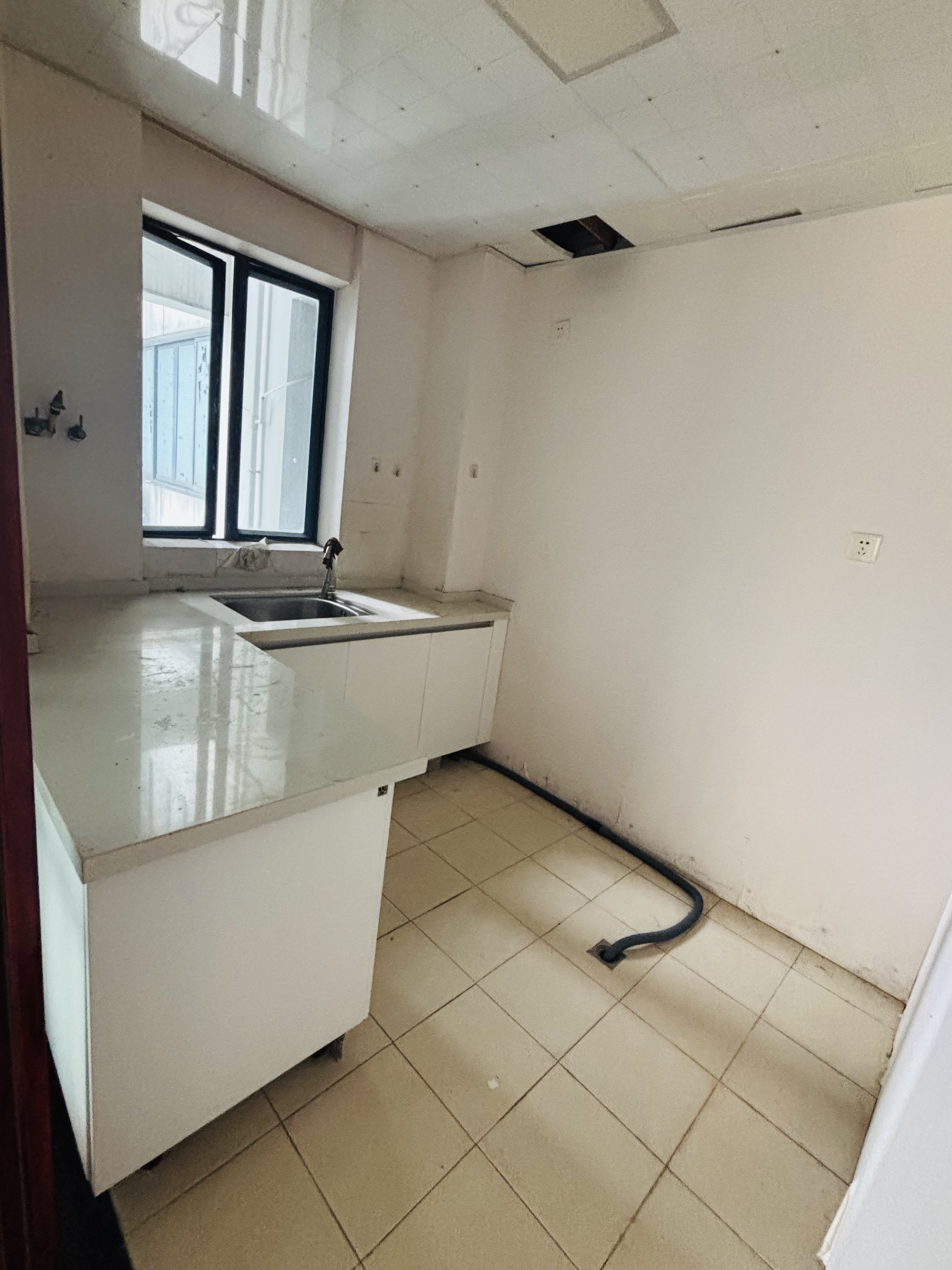 瑞特广场 3室2厅1卫 3200.0元/月 瑞特广场 3室2厅1卫 3200.0元/月室内图