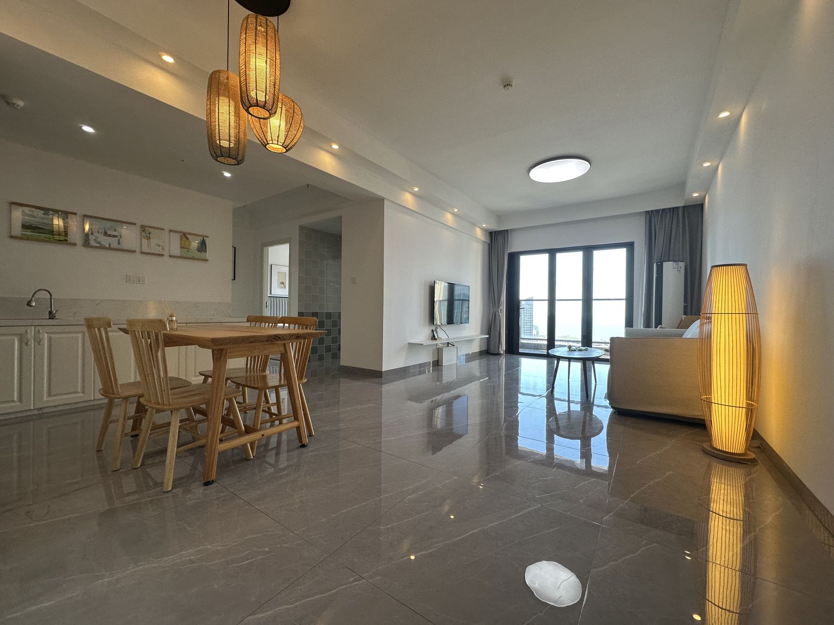 华润中心  2室2厅1卫    4200.0元/月 华润中心  2室2厅1卫    4200.0元/月室内图