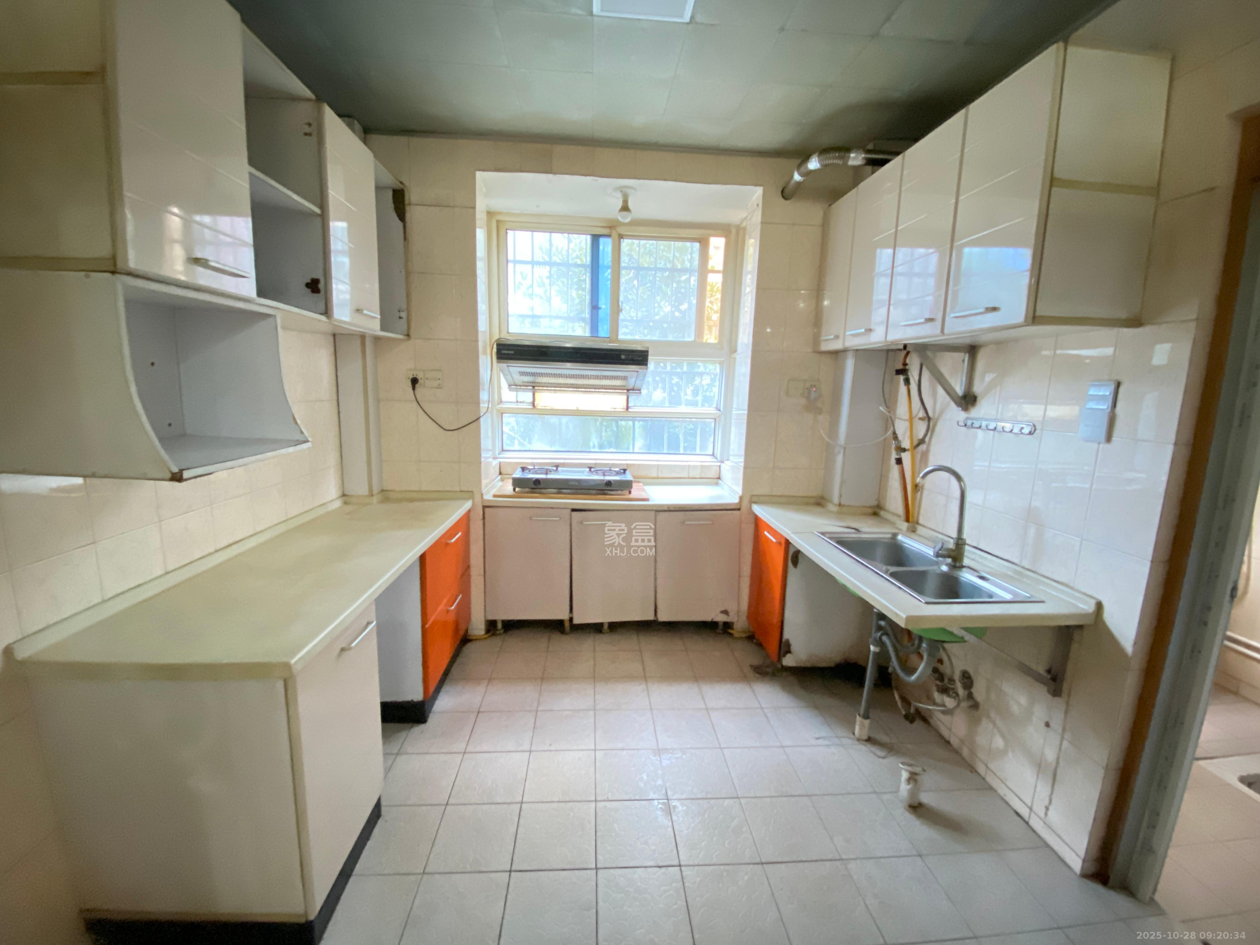 荷花园电信宿舍(天辰荷花苑)  2室1厅1卫    1800.0元/月 荷花园电信宿舍(天辰荷花苑)  2室1厅1卫    1800.0元/月室内图