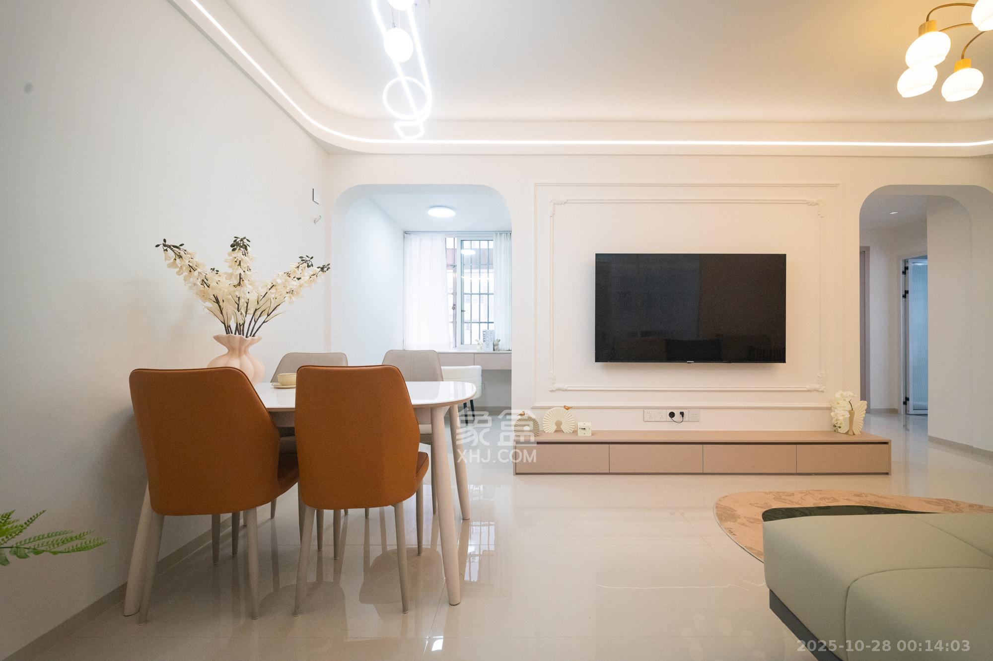 锦璨家园  3室2厅1卫    49.8万 锦璨家园  3室2厅1卫    49.8万客厅