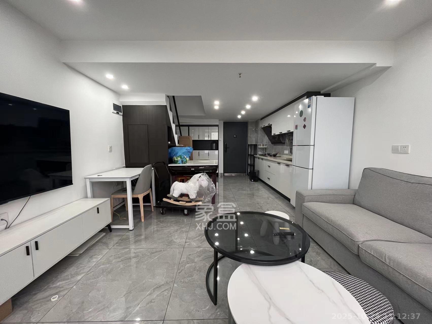 芙蓉万国城MOMA(卓越汇富苑) 2室1厅1卫 2300.0元/月 芙蓉万国城MOMA(卓越汇富苑) 2室1厅1卫 2300.0元/月室内图