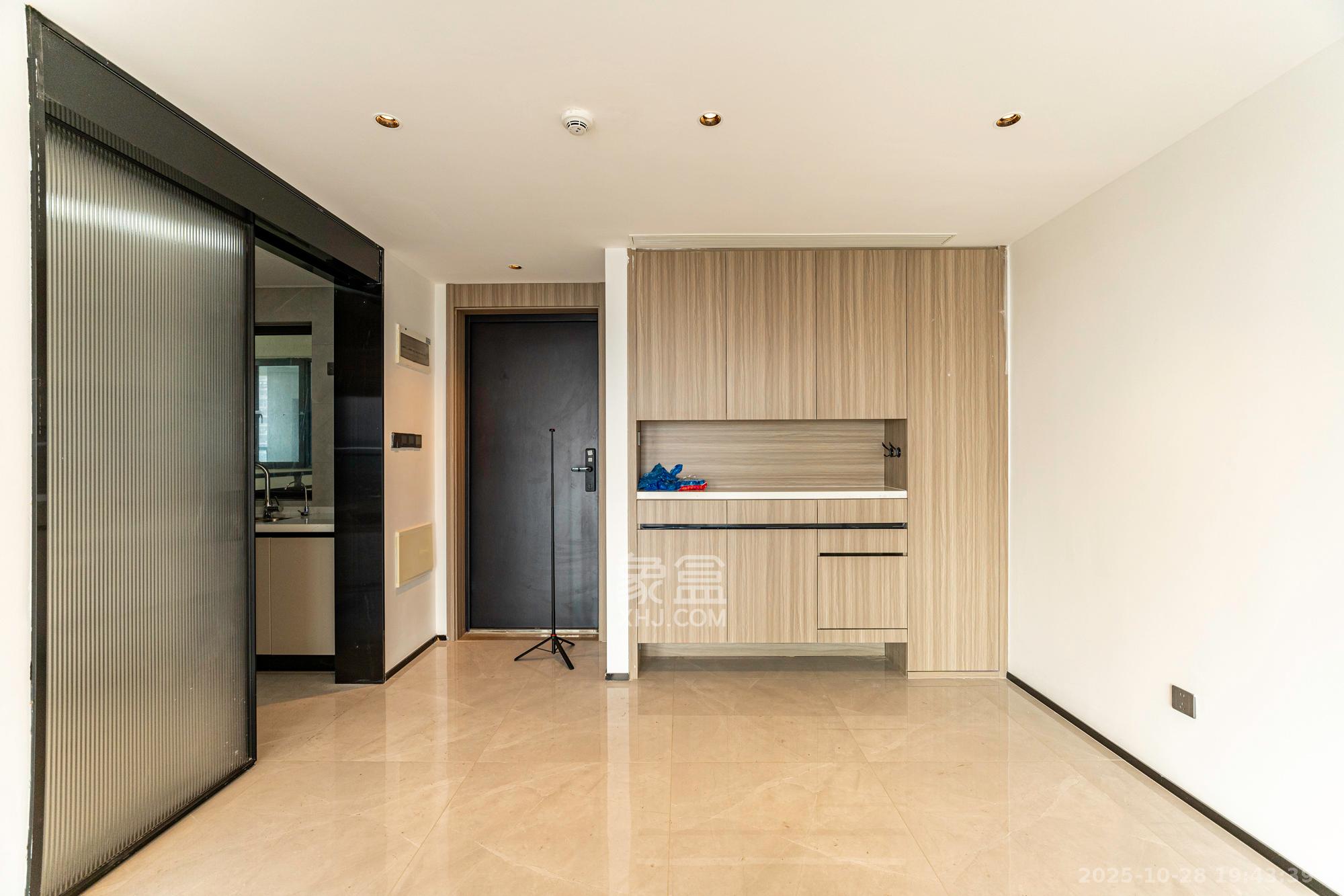 三一云谷 3室2厅2卫 118.0万 三一云谷 3室2厅2卫 118.0万客厅