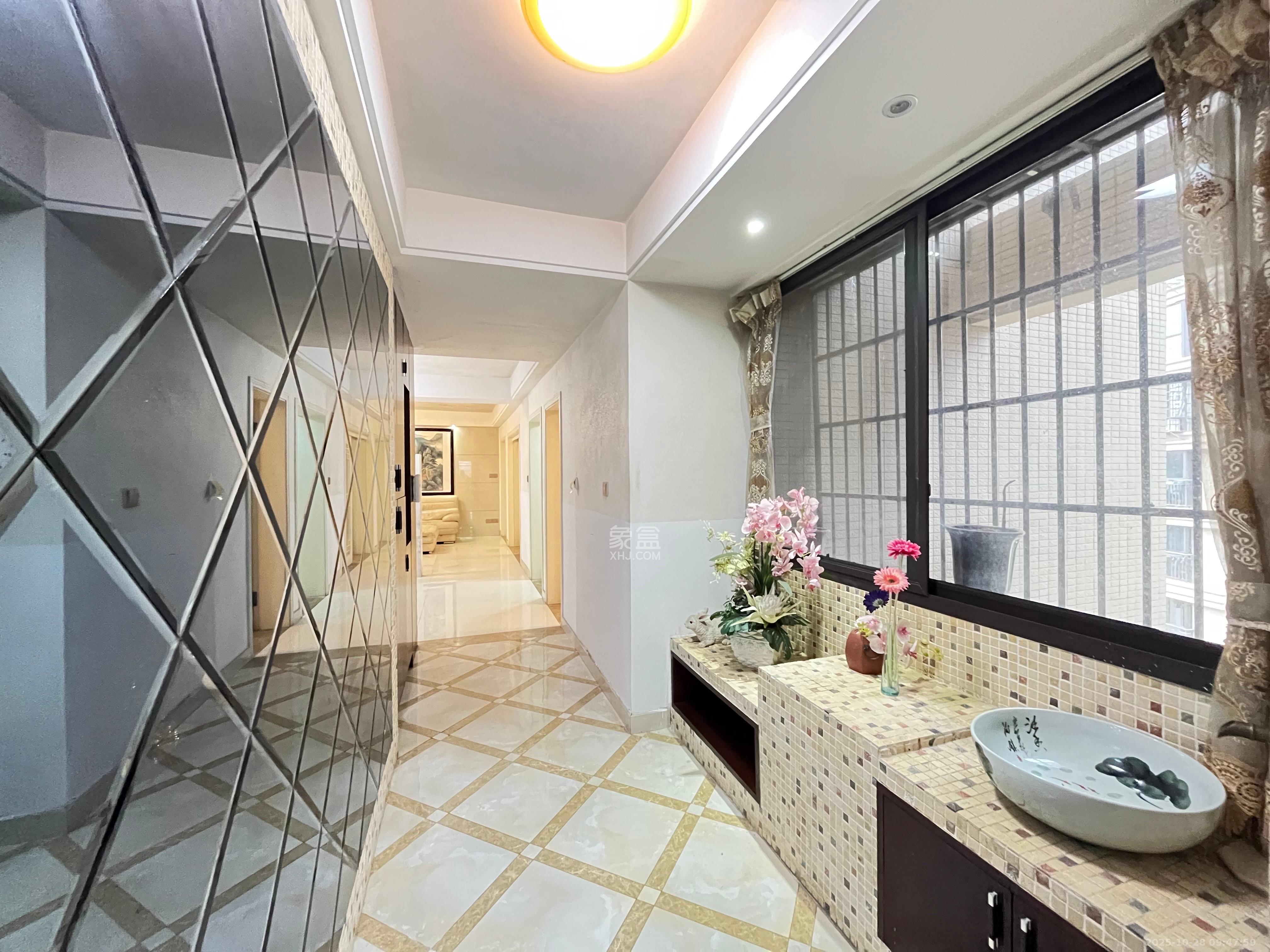 保利麓谷林语C区  4室2厅2卫    4000.0元/月 保利麓谷林语C区  4室2厅2卫    4000.0元/月