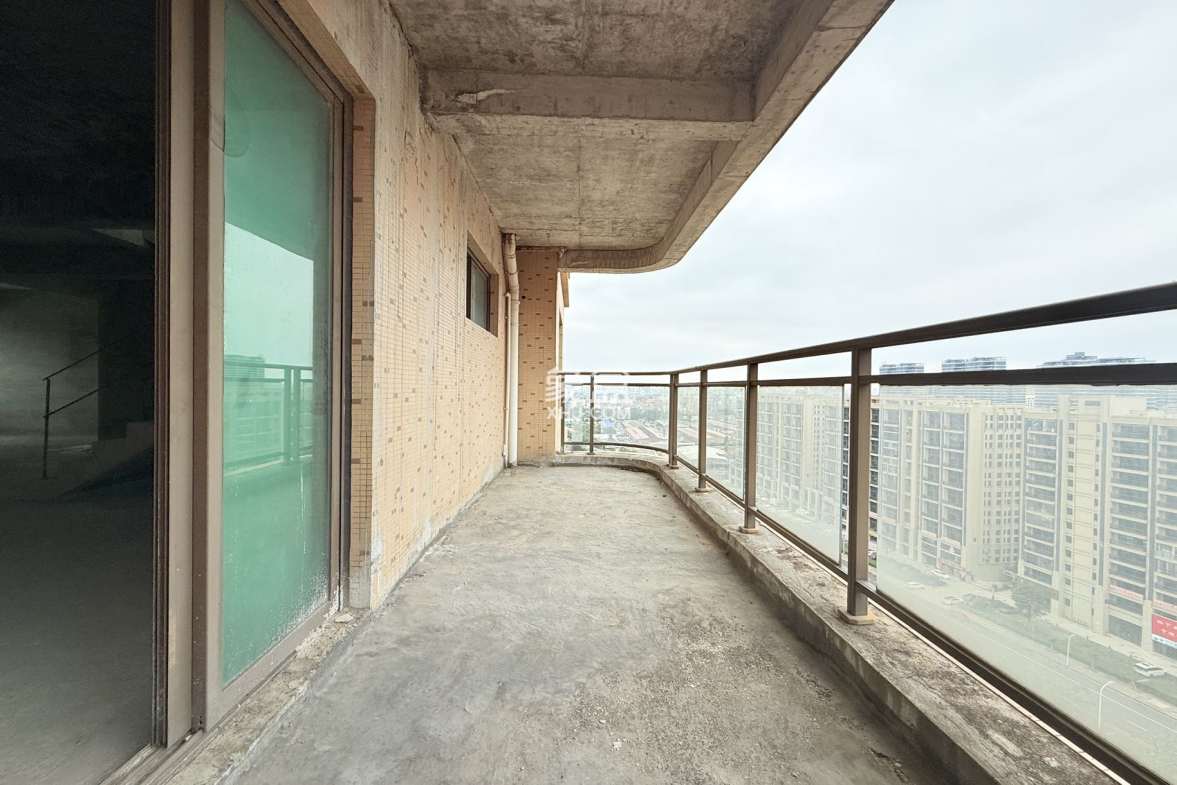 海岛国际名城 5室2厅2卫 330.0万 海岛国际名城 5室2厅2卫 330.0万室内图