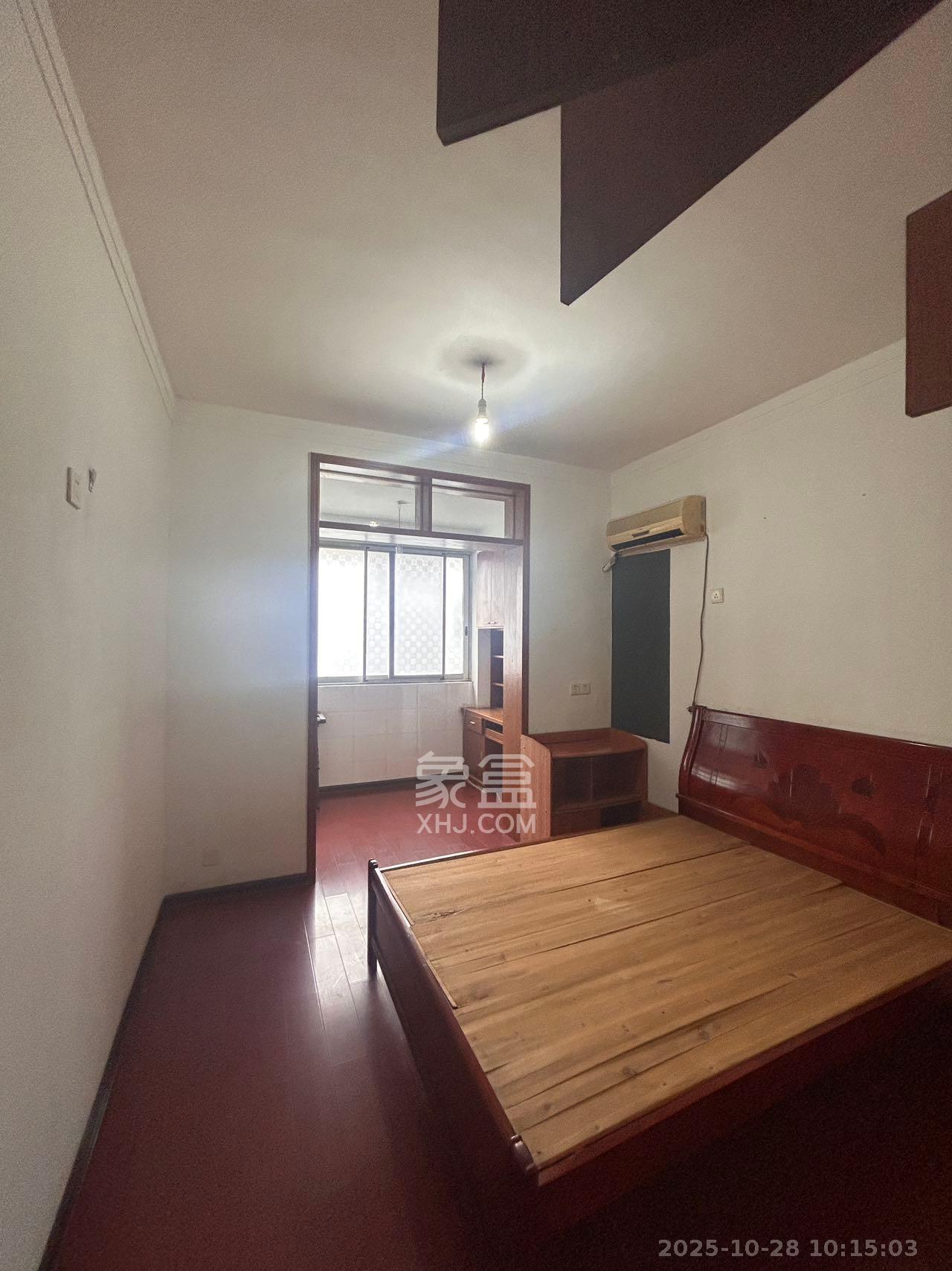 中南村(一二三村)  2室2厅1卫    600.0元/月 中南村(一二三村)  2室2厅1卫    600.0元/月室内图