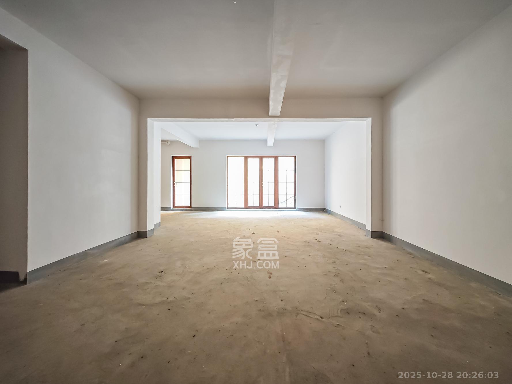 绿城青竹园  5室3厅4卫    1800.0万 绿城青竹园  5室3厅4卫    1800.0万其他