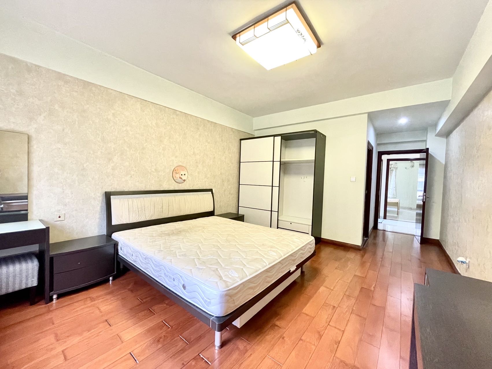 世代雅居  3室2厅2卫    4000.0元/月室内图