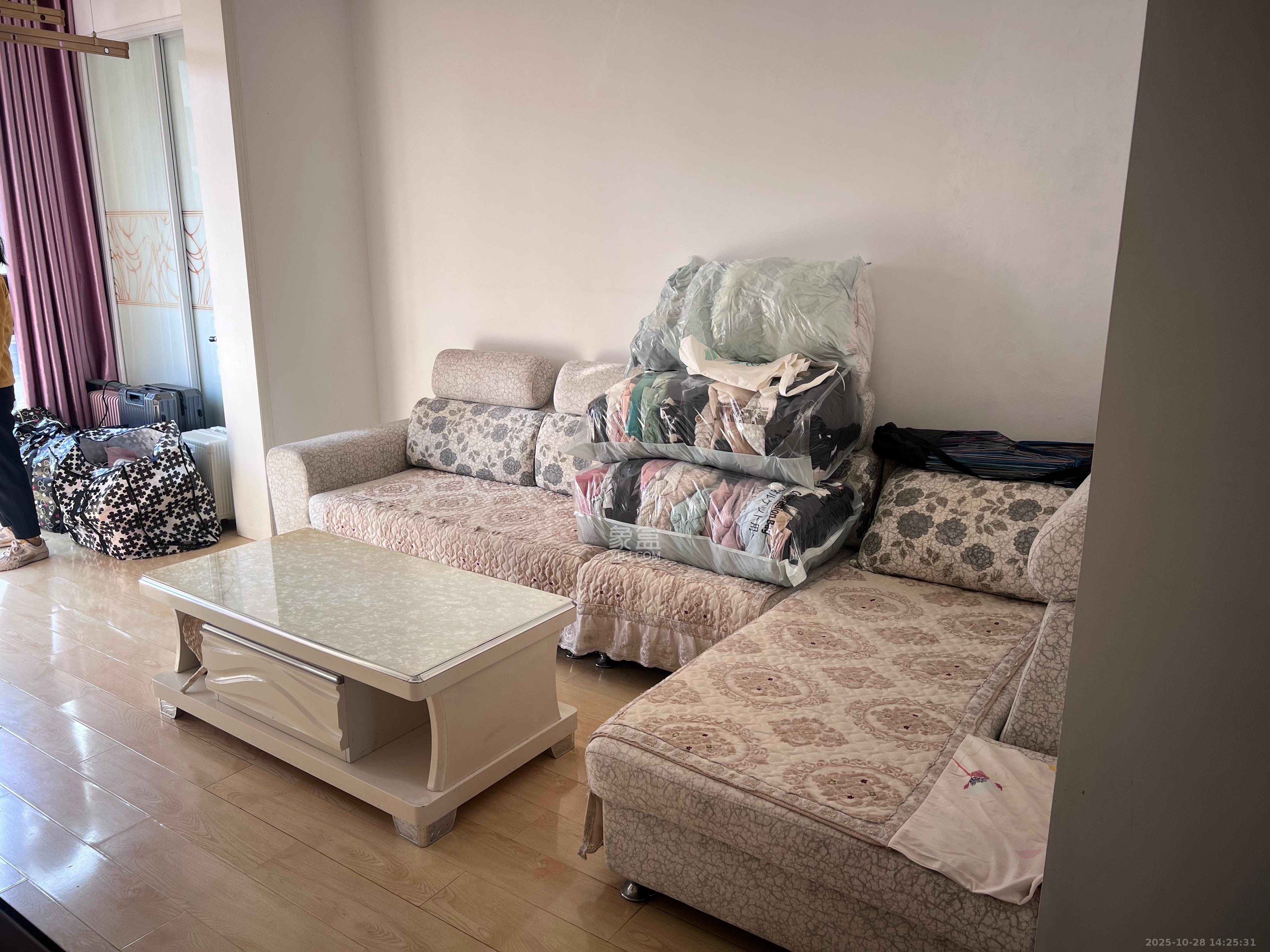 阳光丽城一期  2室2厅1卫    2001.0元/月 阳光丽城一期  2室2厅1卫    2001.0元/月室内图