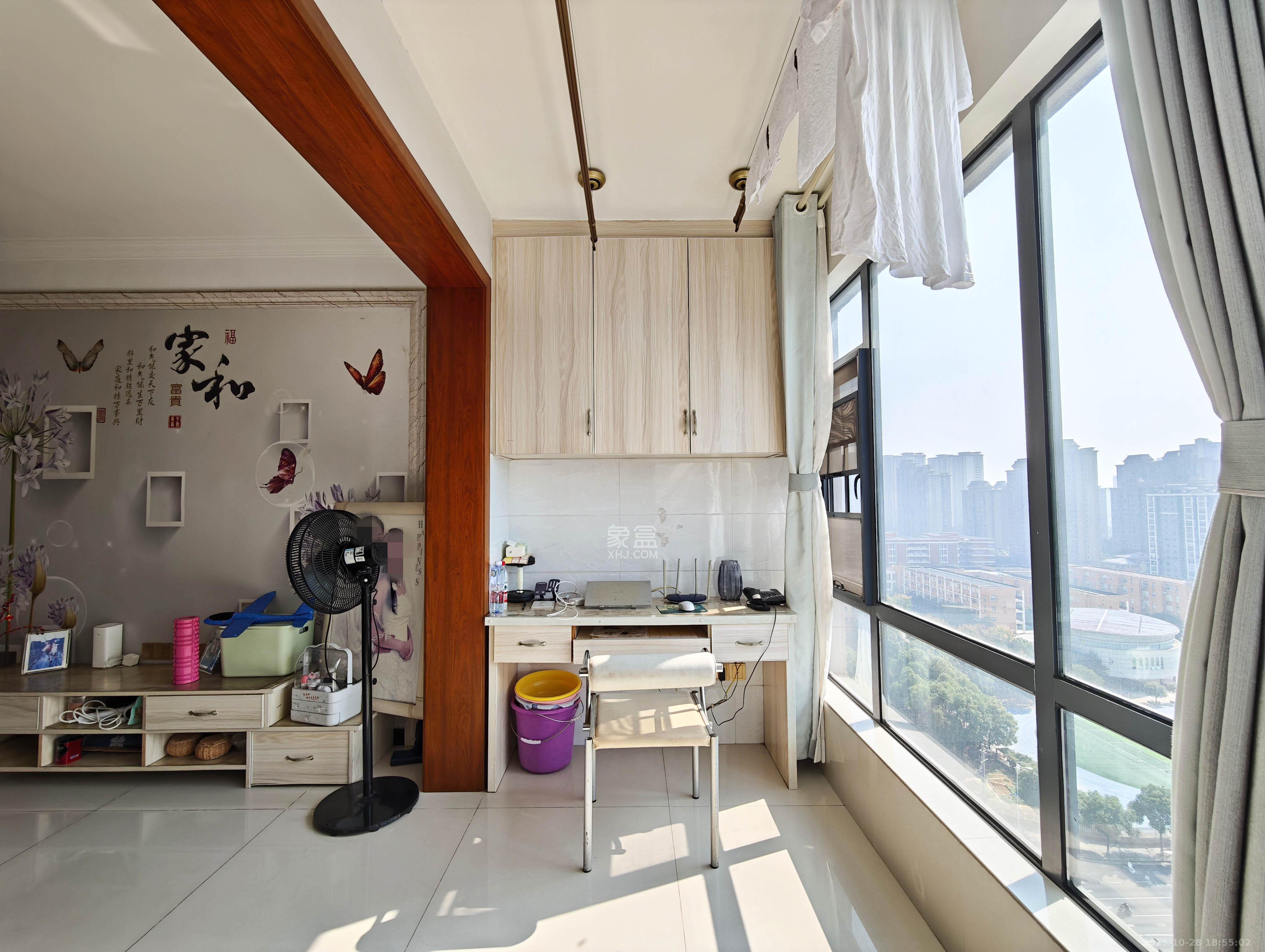 潇湘名城(新里程潇湘名城)  3室2厅1卫    98.8万阳台