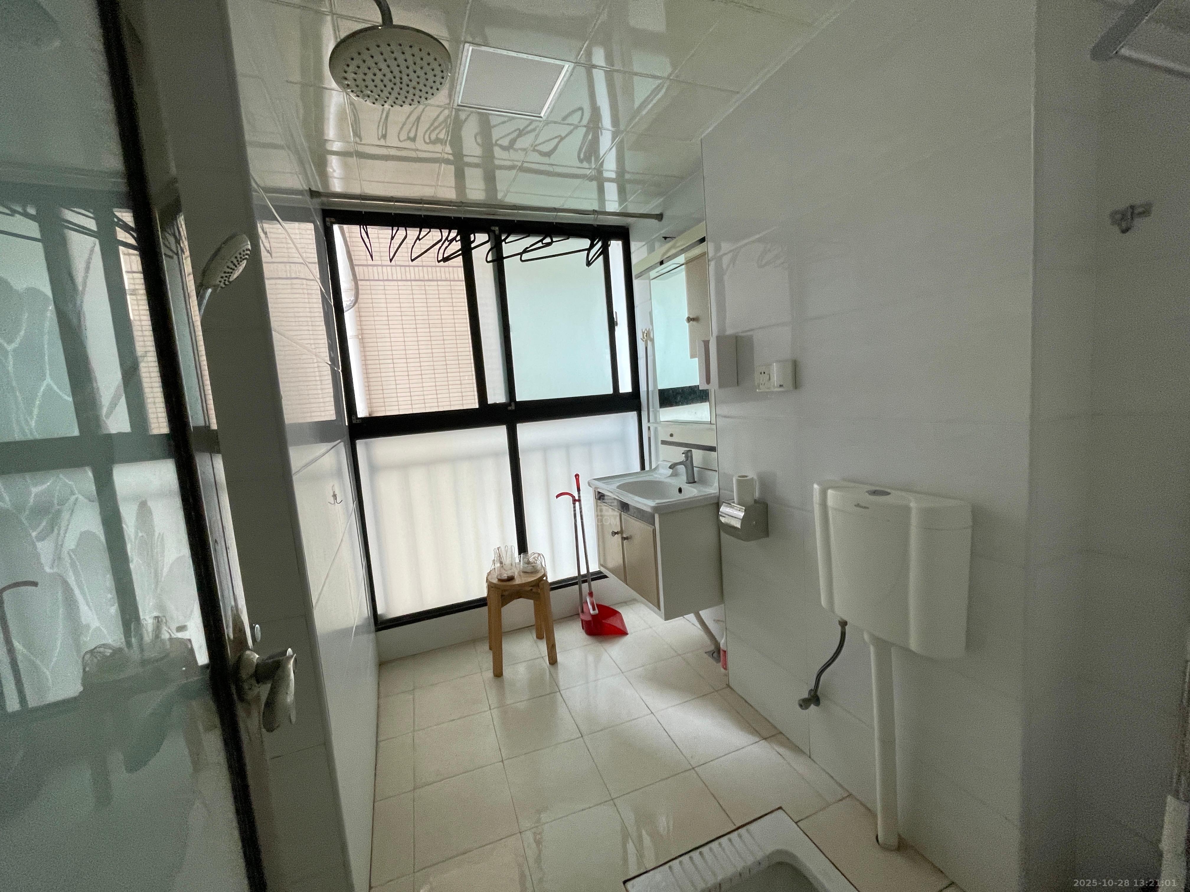 美的城二期  1室1厅1卫    1200.0元/月室内图