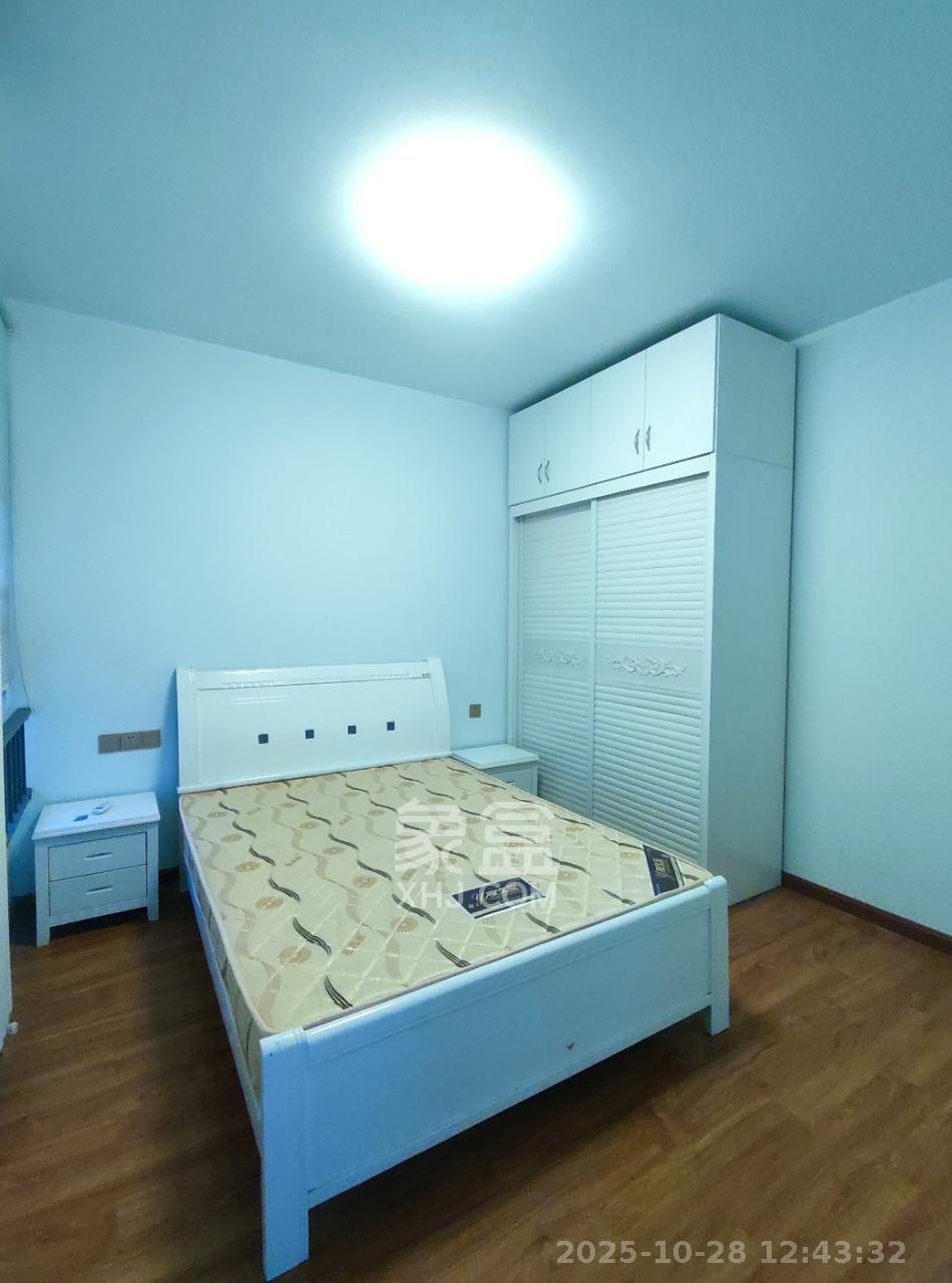 怡海星城  2室1厅1卫    1600.0元/月室内图