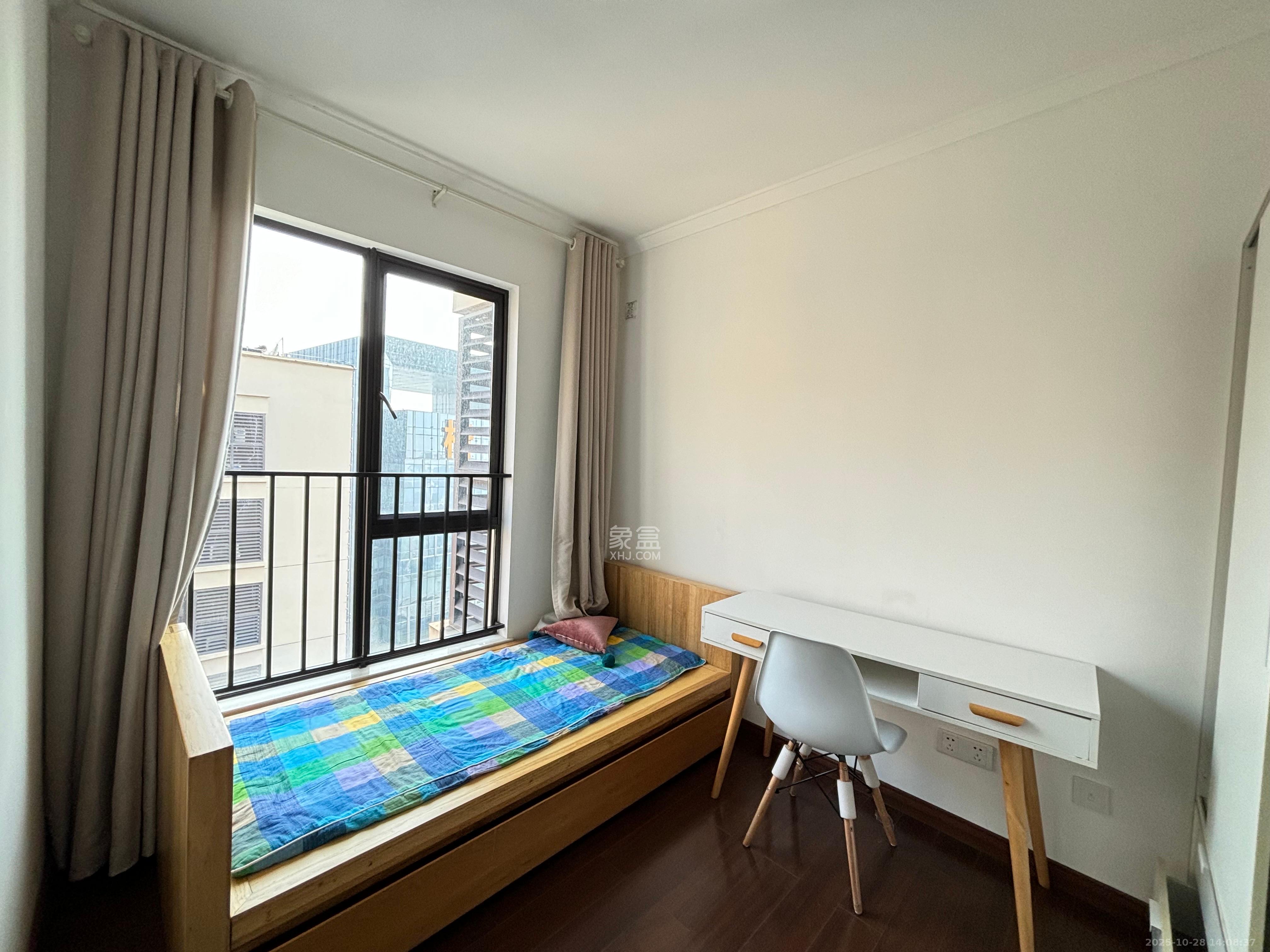 万科里金域滨江  3室2厅1卫    3600.0元/月室内图