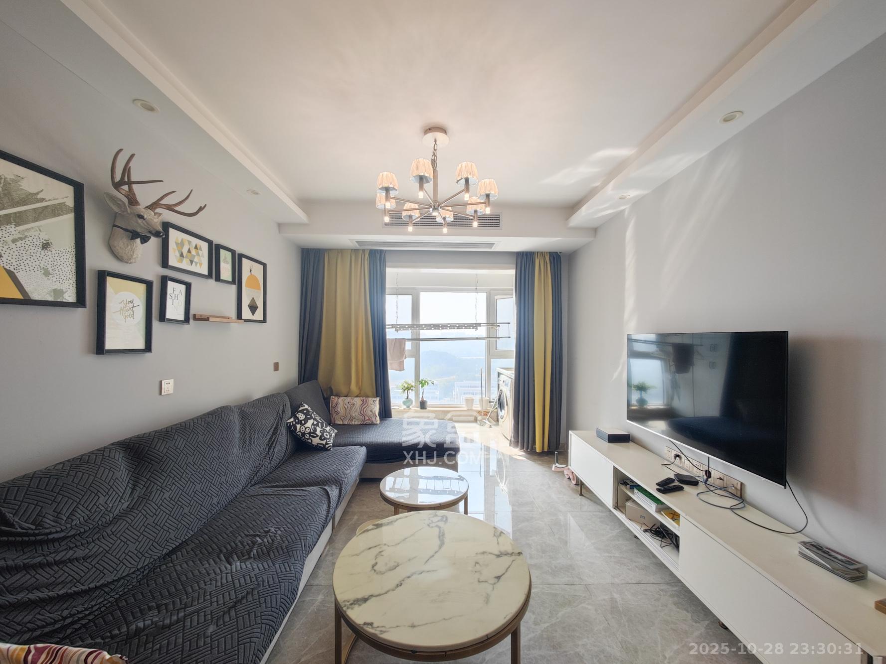 卓越蔚蓝城邦  2室1厅1卫    65.0万 卓越蔚蓝城邦  2室1厅1卫    65.0万客厅