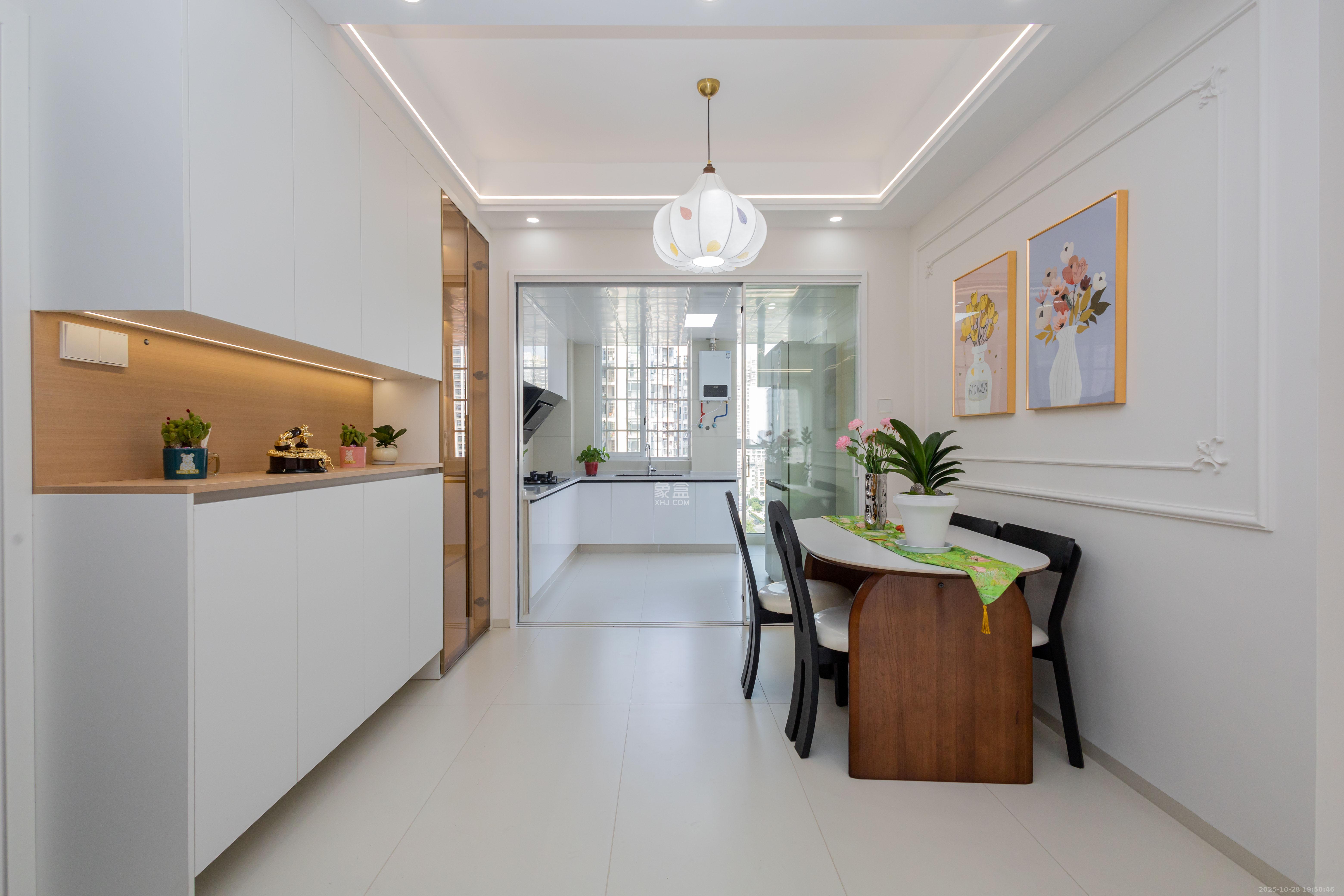 圣力华苑 3室2厅2卫 70.8万 圣力华苑 3室2厅2卫 70.8万客厅