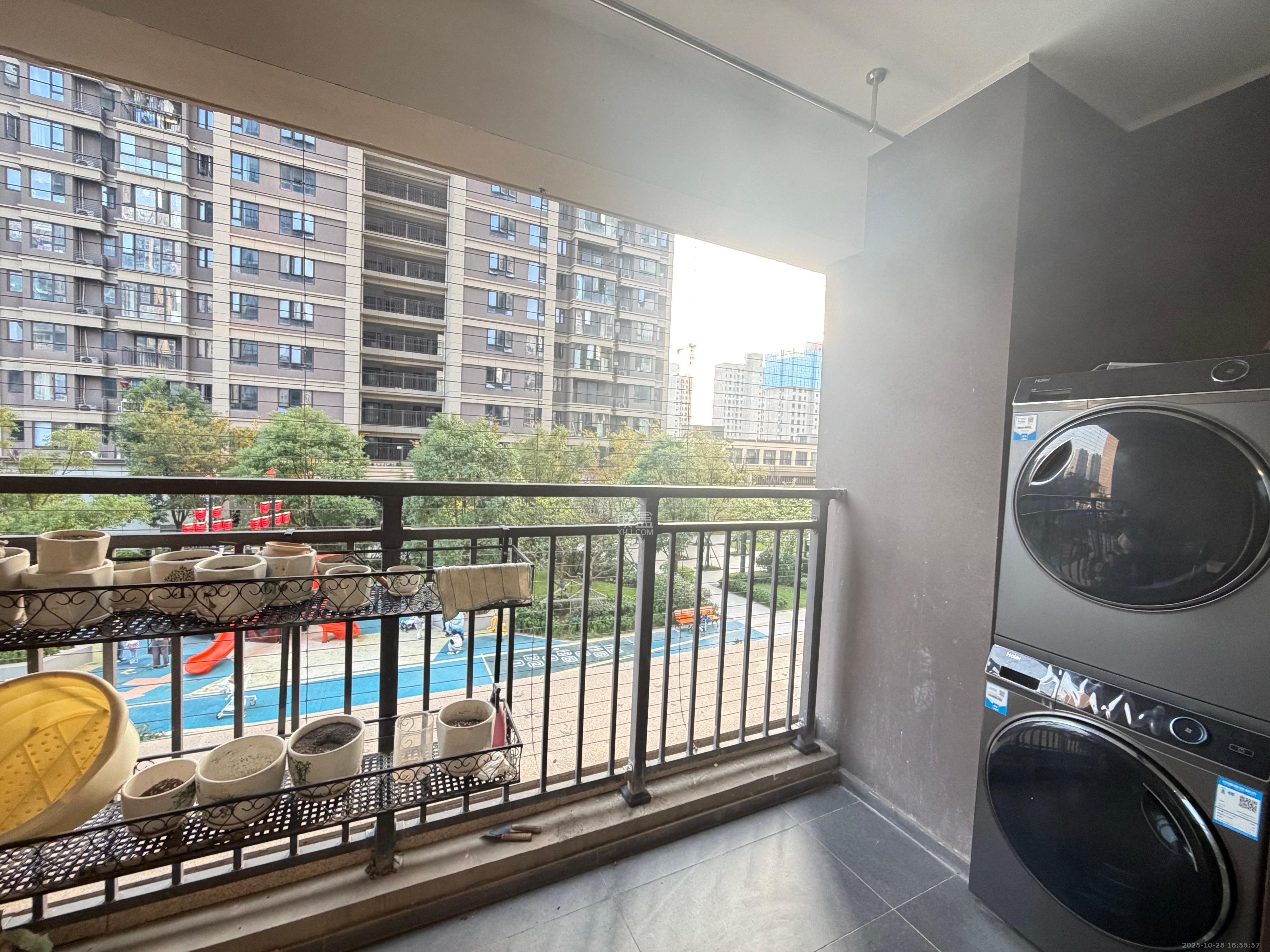 招商华发依云曦城  3室2厅2卫    2400.0元/月 招商华发依云曦城  3室2厅2卫    2400.0元/月室内图