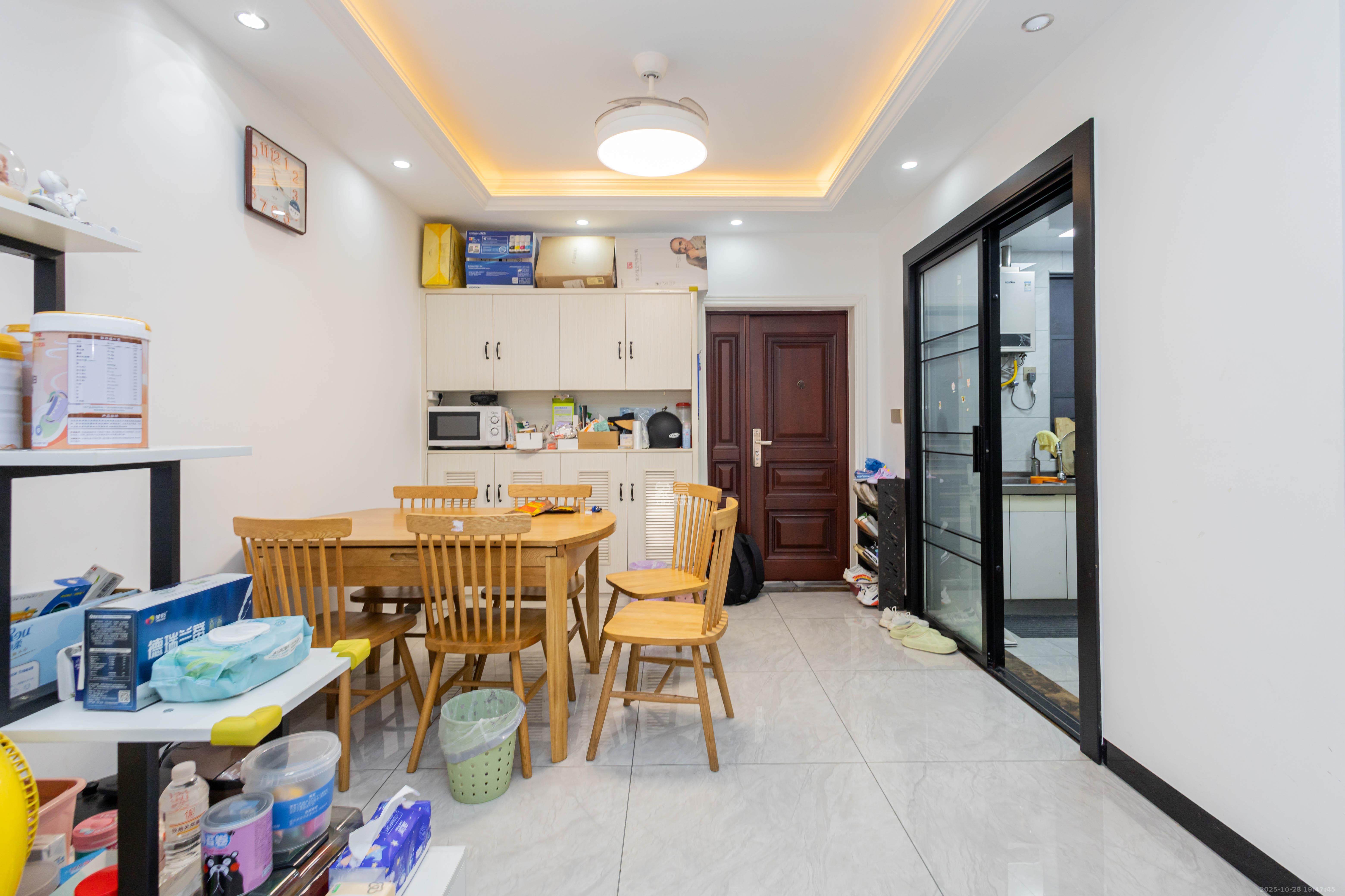 东业上城嘉苑（晟悦国际）  3室2厅2卫    79.8万客厅