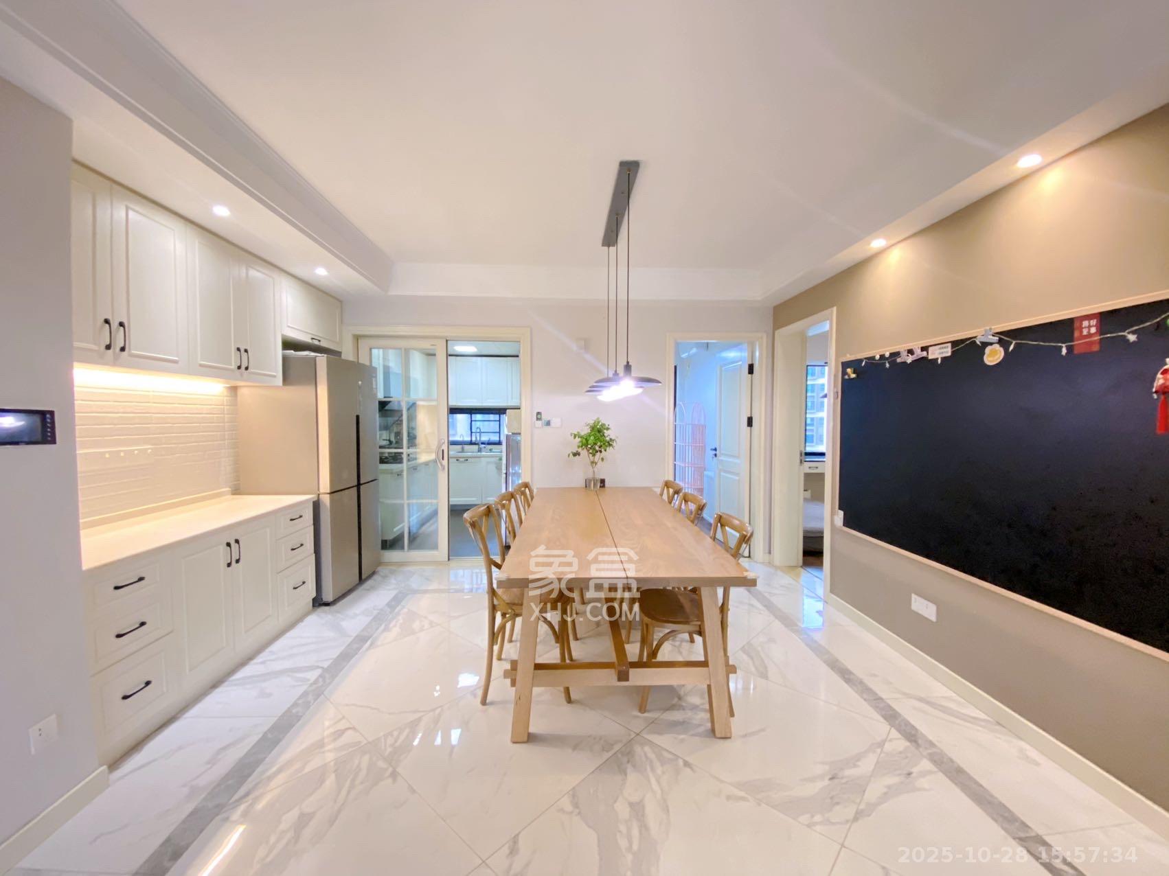 万科里梅溪郡  4室2厅2卫    5000.0元/月 万科里梅溪郡  4室2厅2卫    5000.0元/月室内图