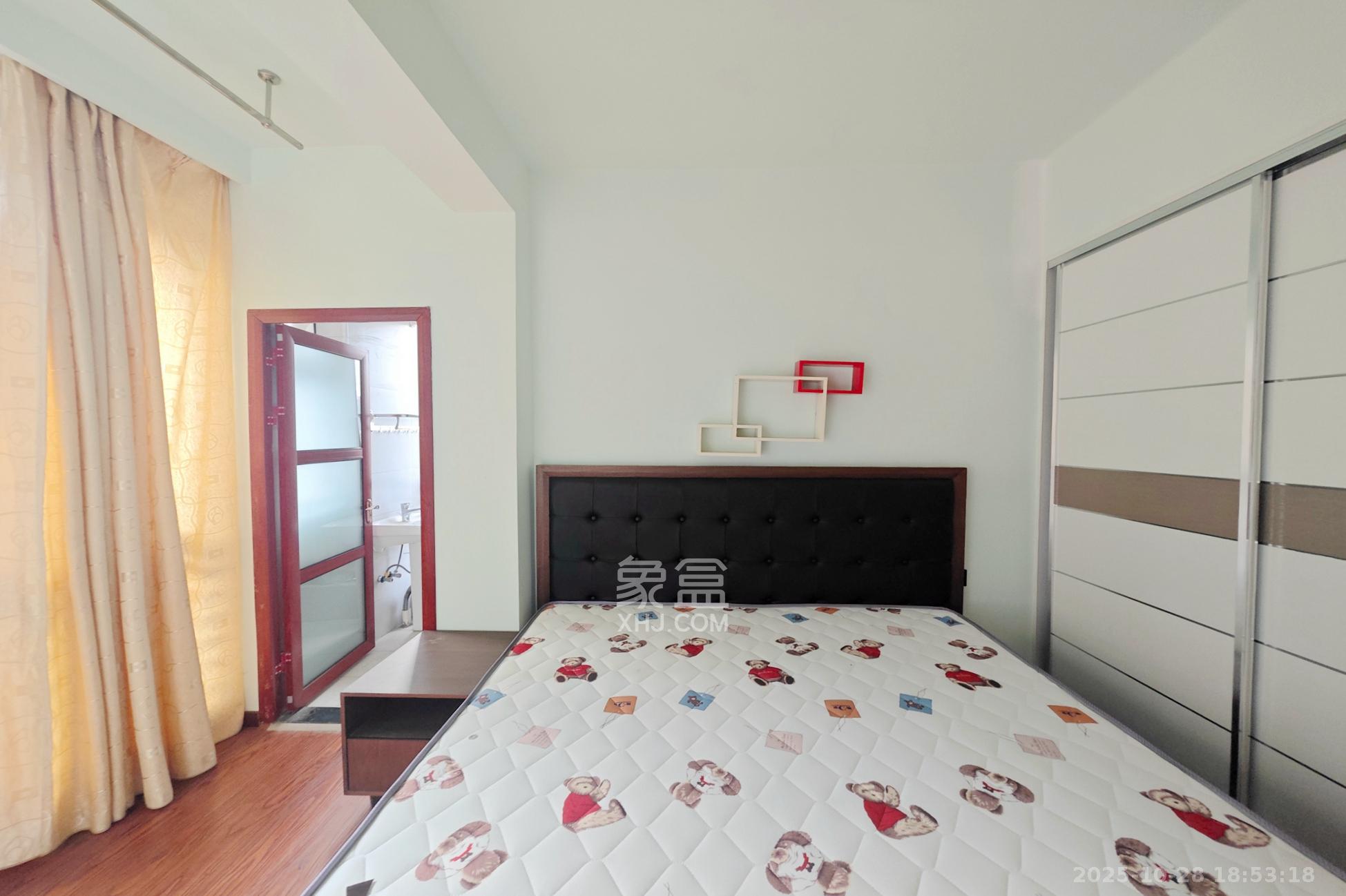 和卉家园  4室2厅1卫    138.0万卧室