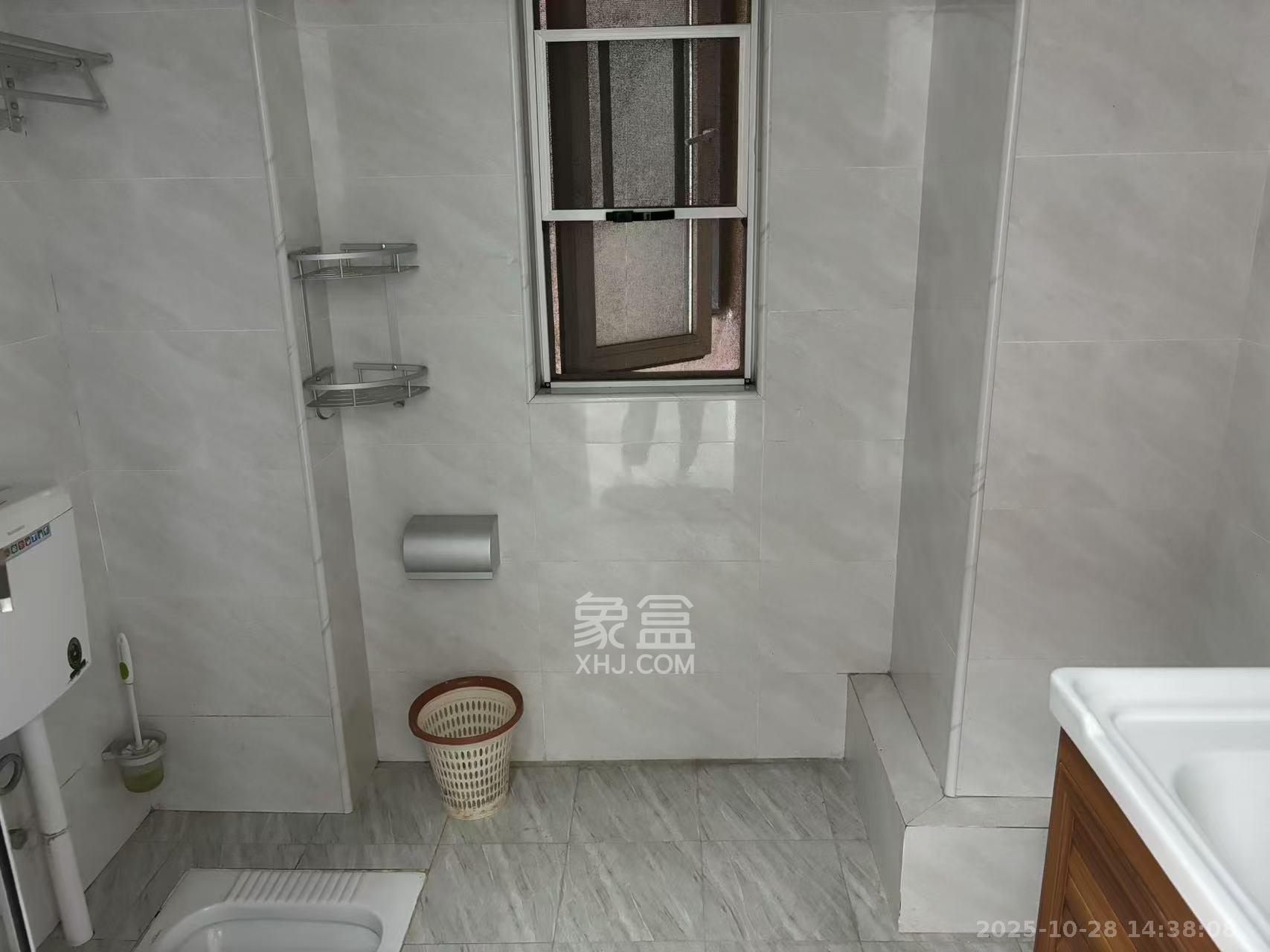 金地三千府(金地湖山樾、金地自在城)  2室2厅1卫    1400.0元/月 金地三千府(金地湖山樾、金地自在城)  2室2厅1卫    1400.0元/月室内图