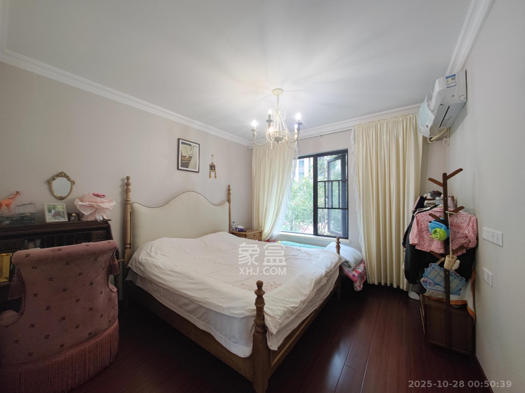 中海珑悦府 4室2厅2卫 130.0万 中海珑悦府 4室2厅2卫 130.0万卧室