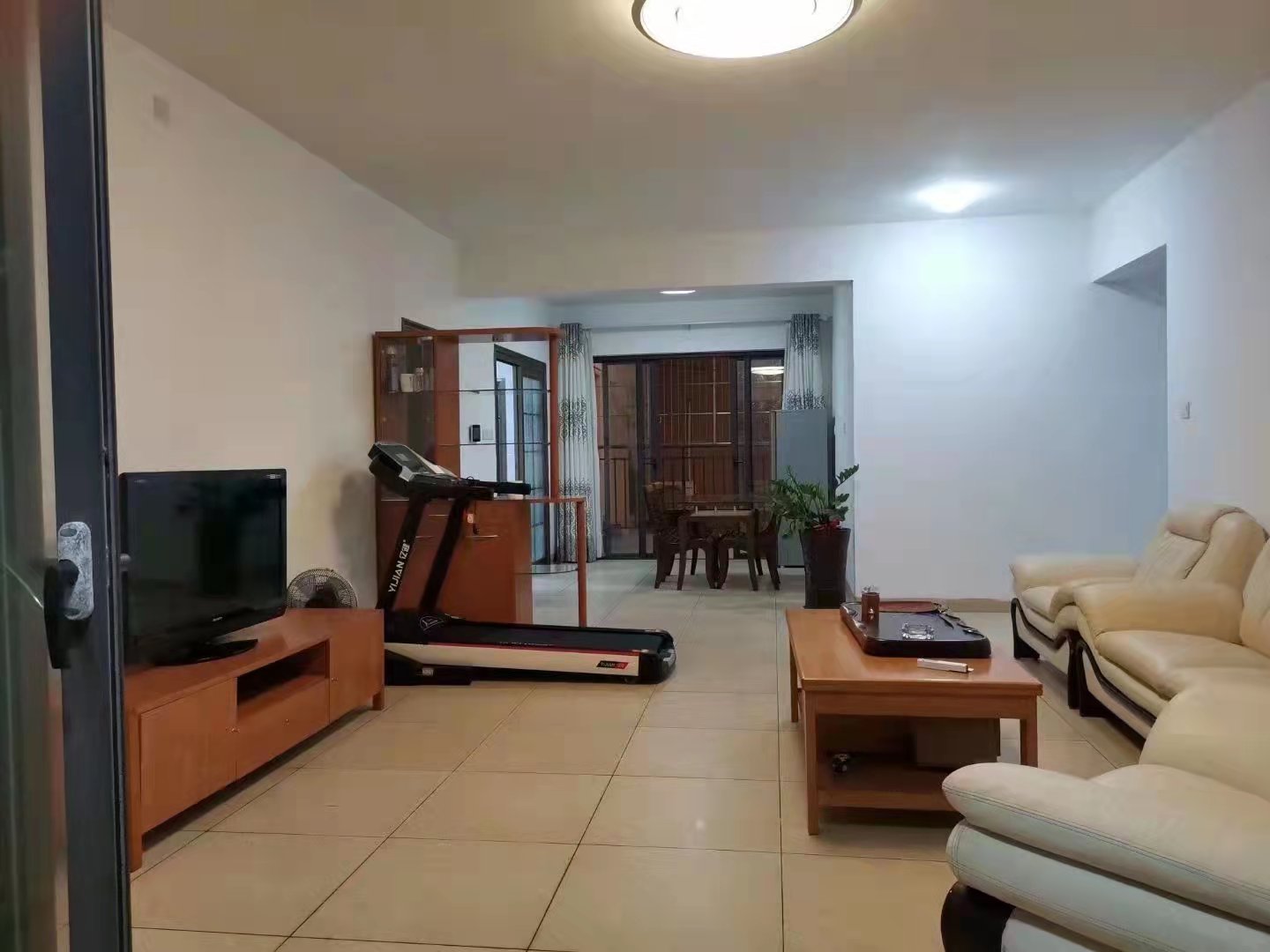 和风江岸  4室2厅2卫    4500.0元/月室内图