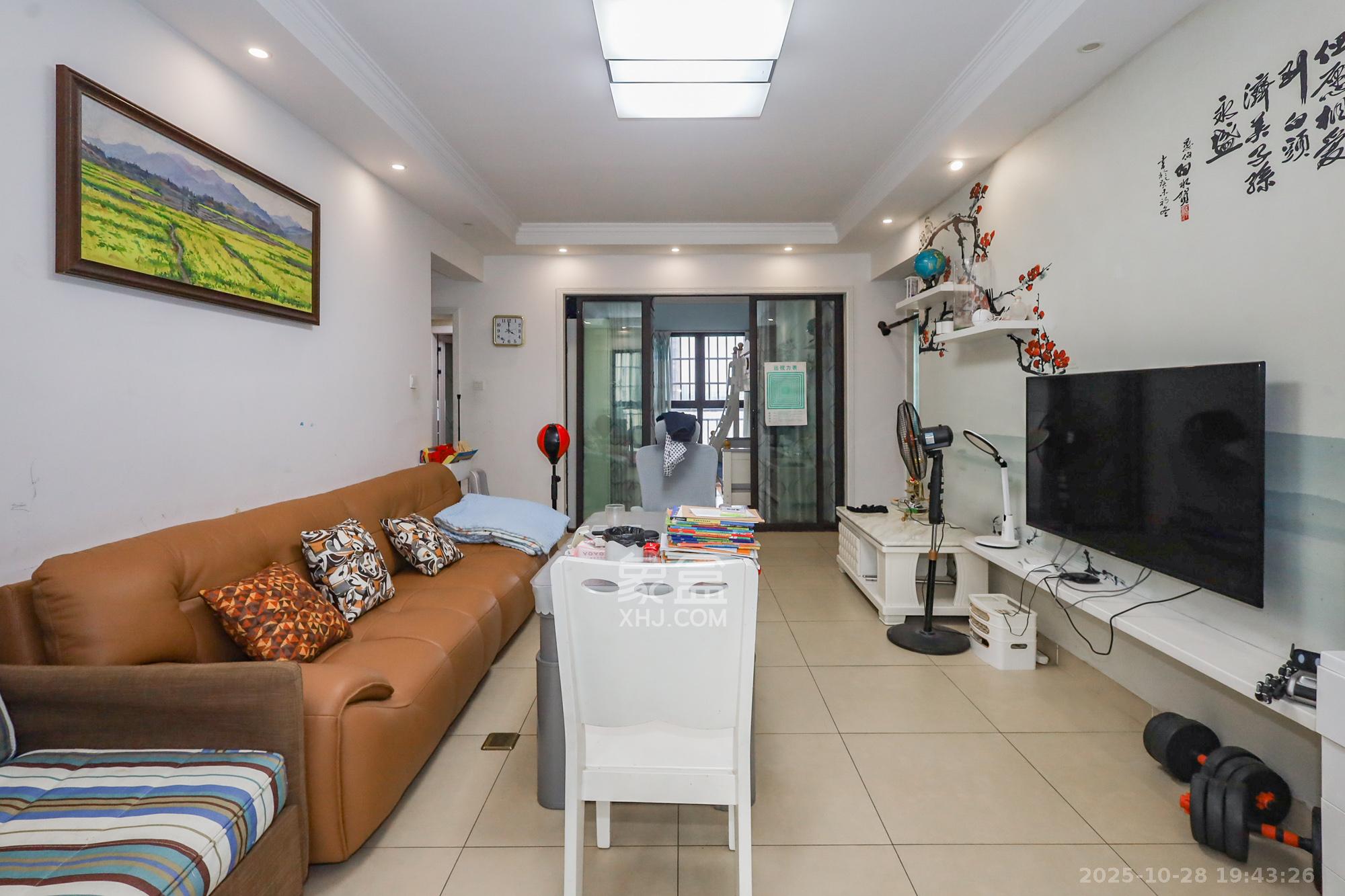 钰龙天下二期(钰龙佳园)  3室2厅2卫    265.0万 钰龙天下二期(钰龙佳园)  3室2厅2卫    265.0万客厅