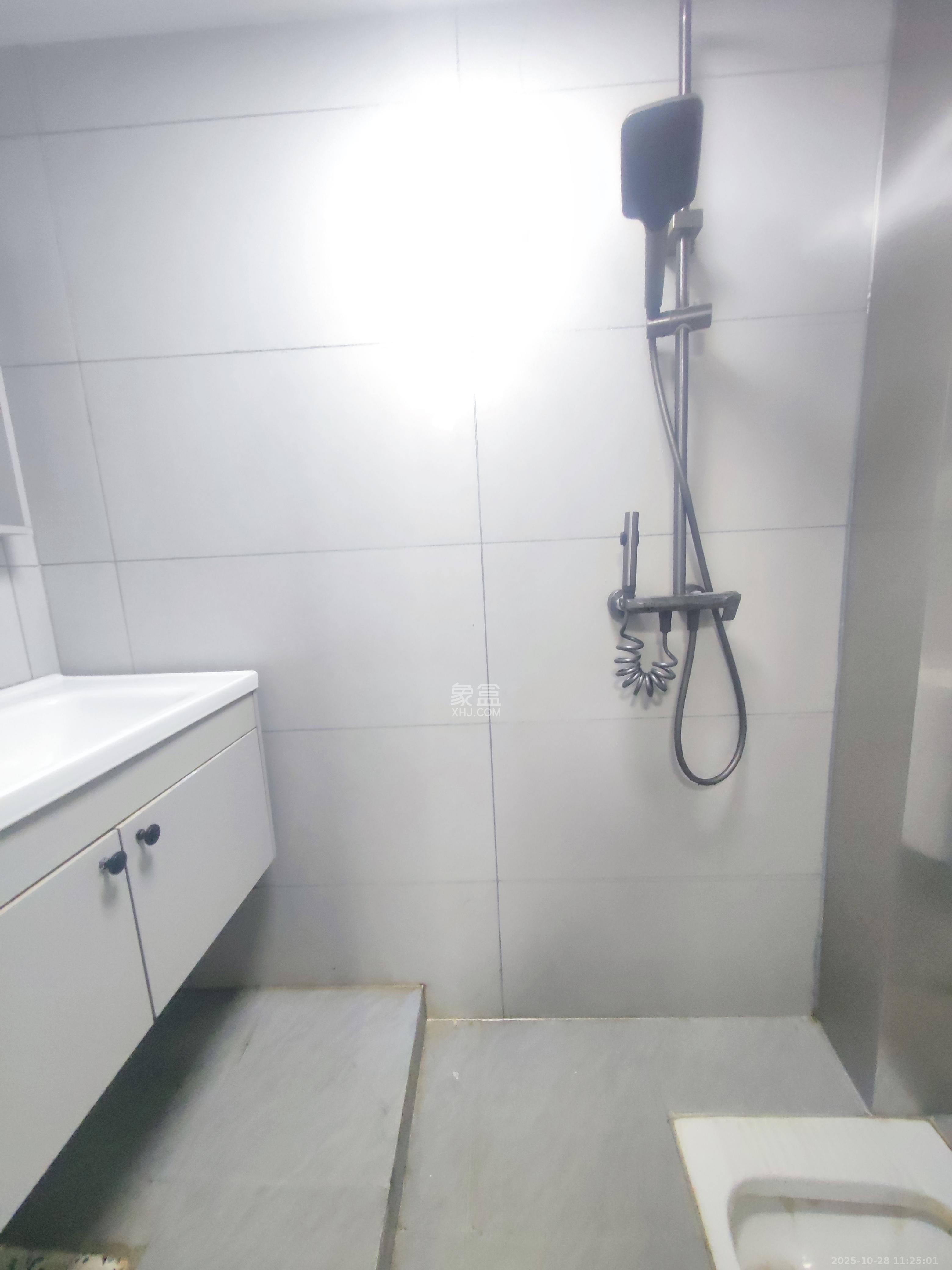 向韶村 2室1厅1卫 2000.0元/月 向韶村 2室1厅1卫 2000.0元/月室内图