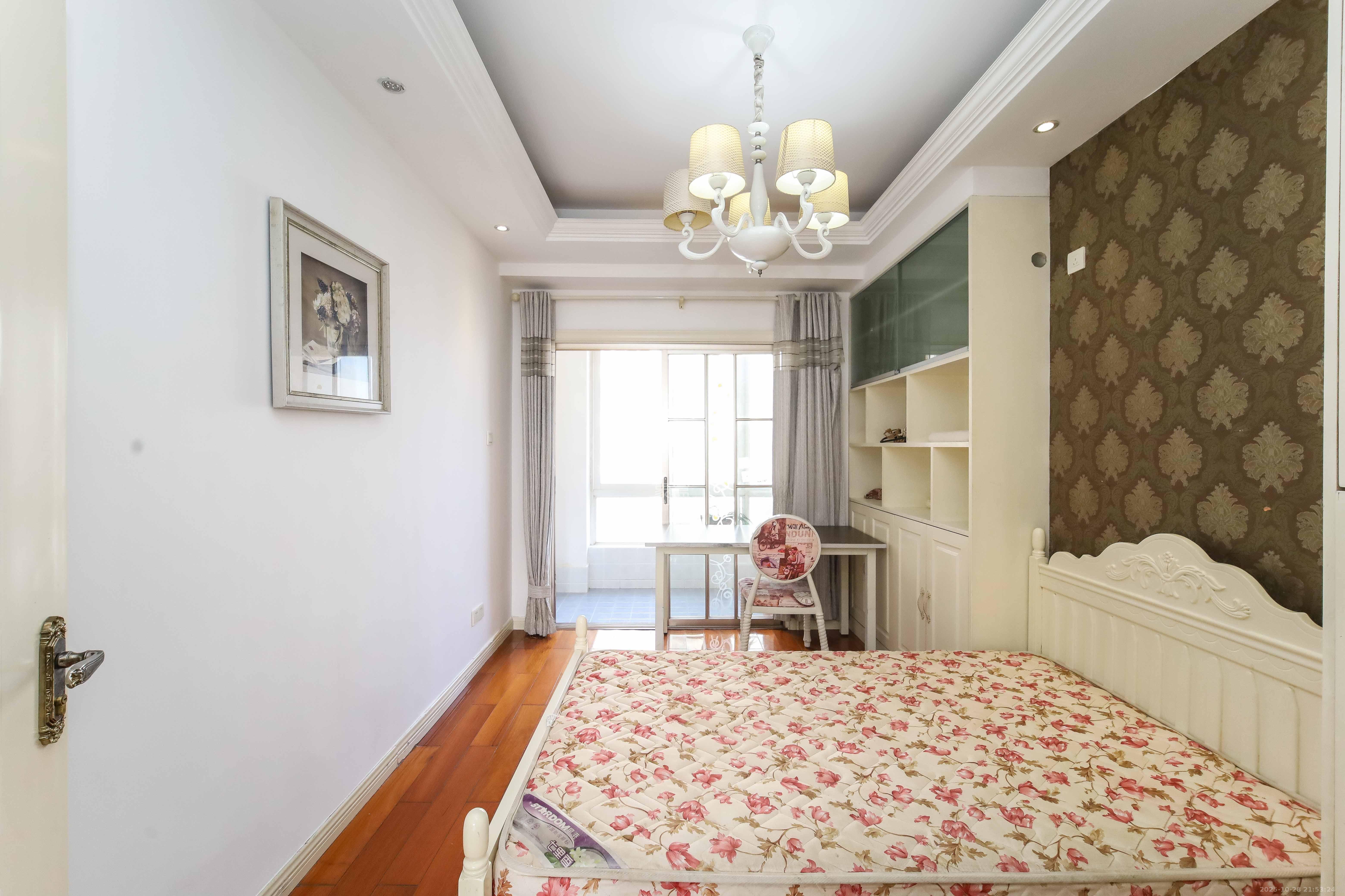 东门壹号家园  3室2厅2卫    100.0万 东门壹号家园  3室2厅2卫    100.0万卧室